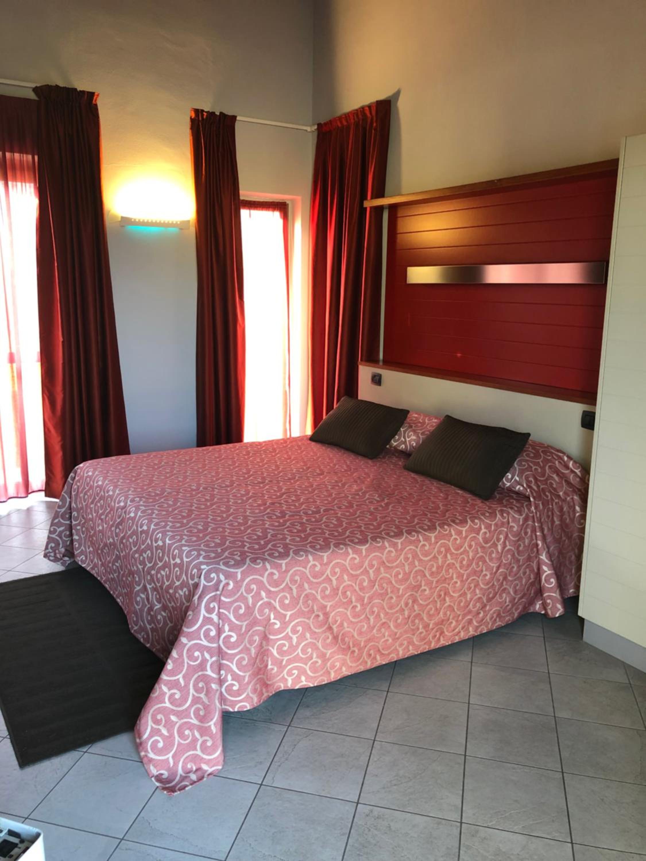 Standard Double Room - Photo 31