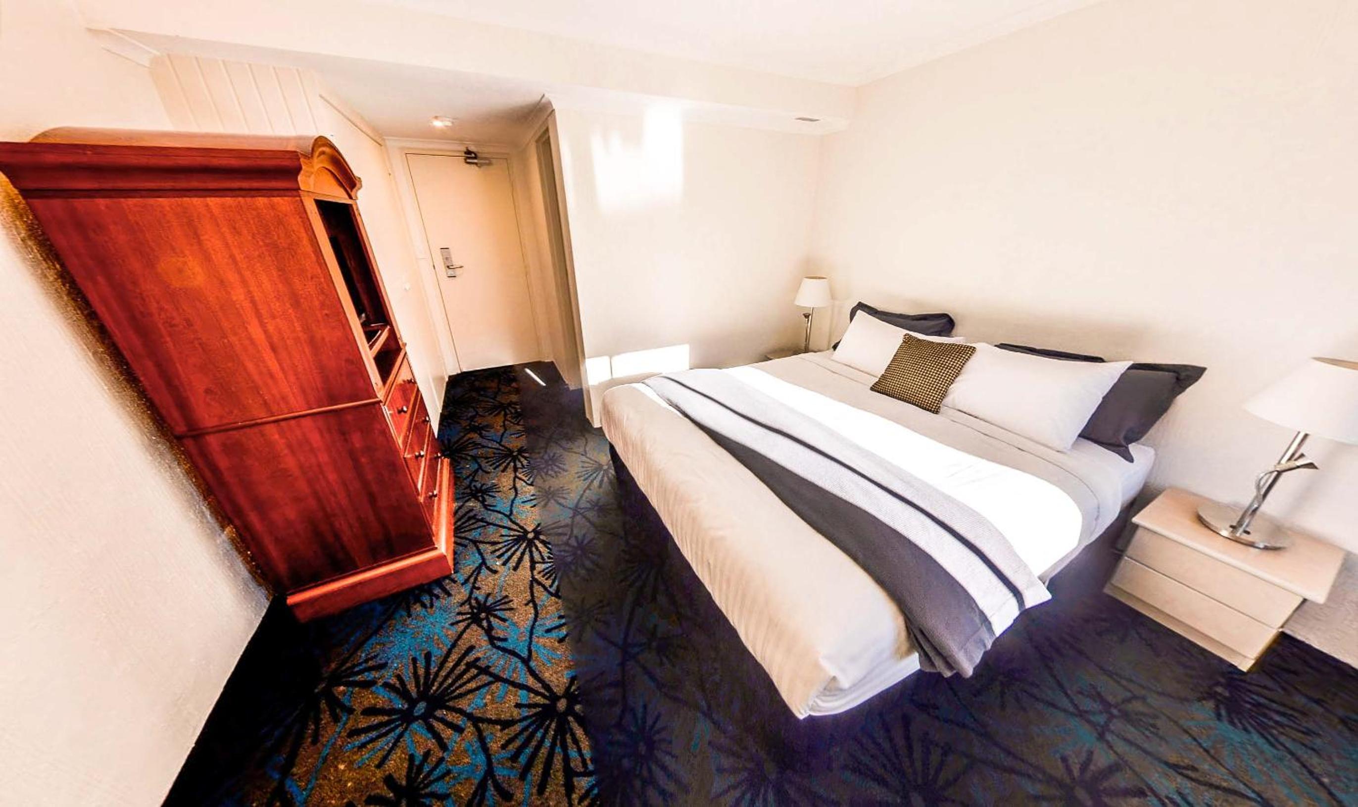 King Room with Mountain View photo 3