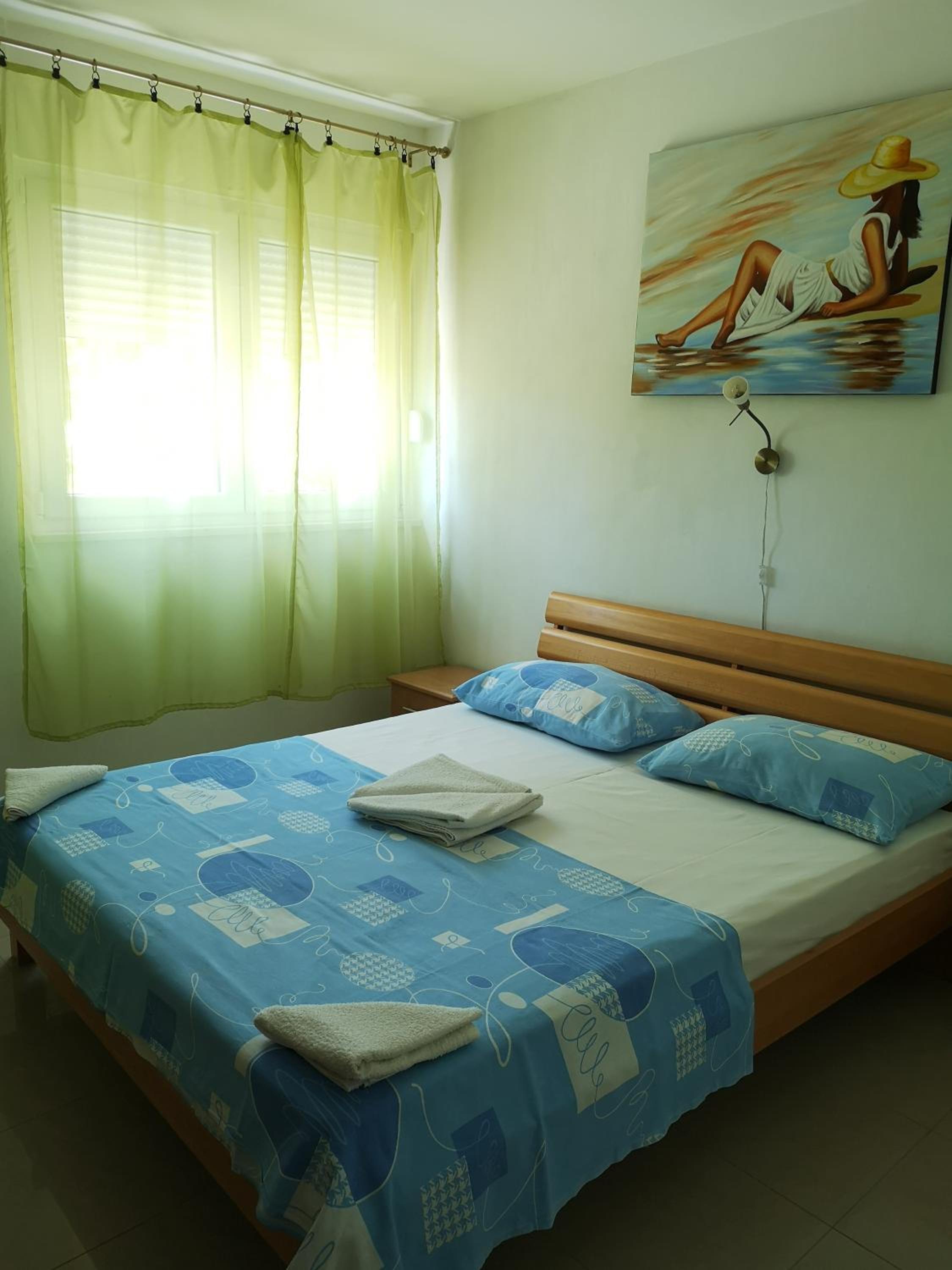 One-Bedroom Apartment with Sofa Bed