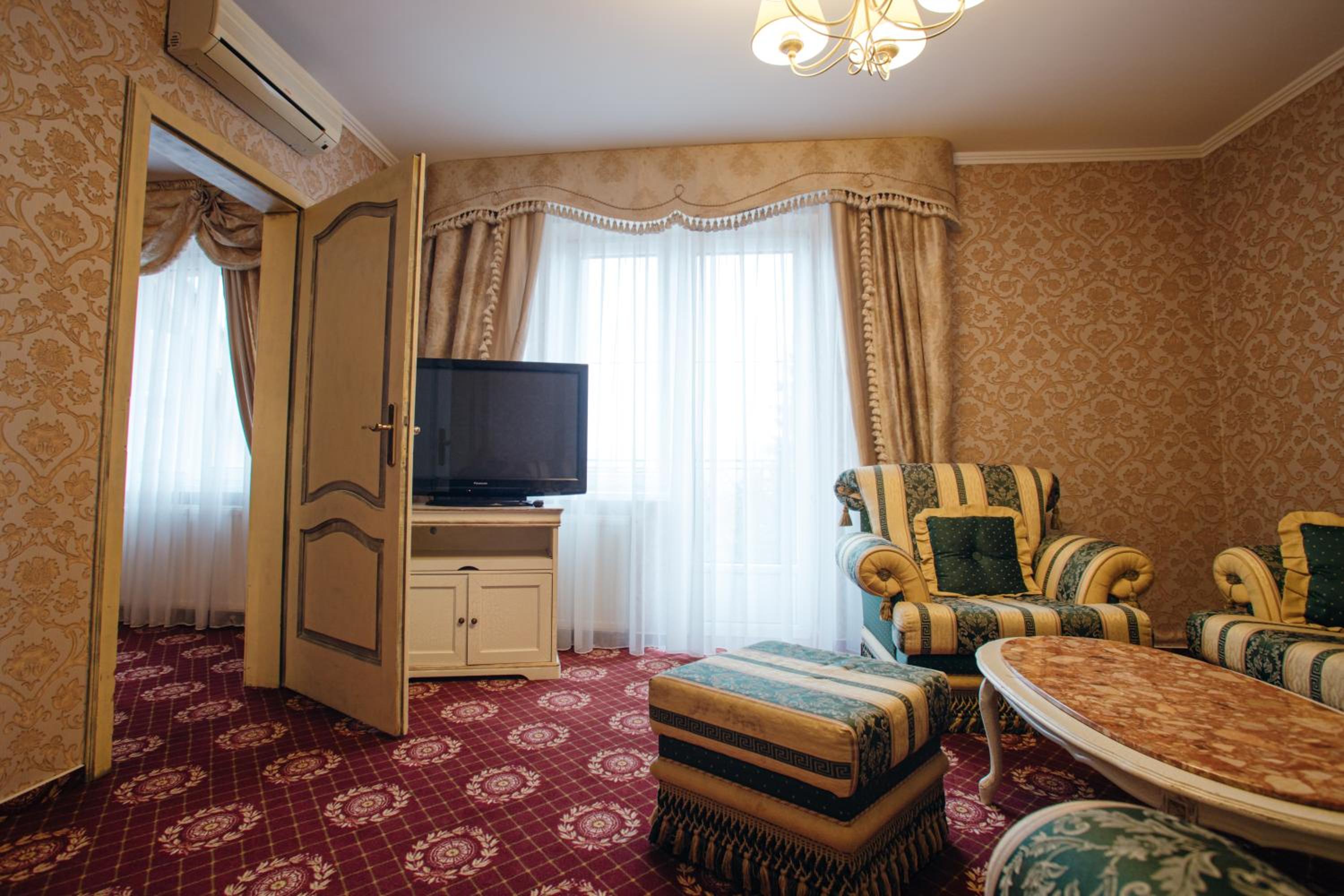 Royal Suite photo 1
