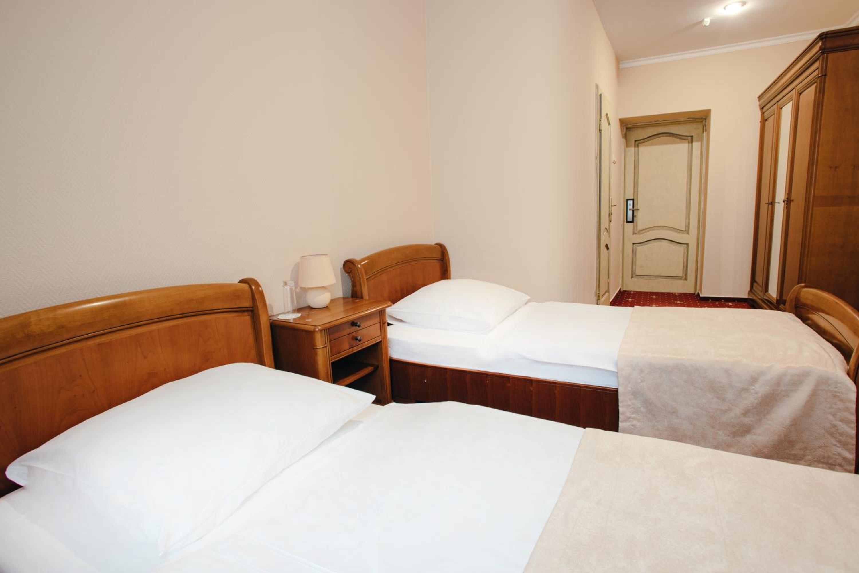 Standard Double or Twin Room photo 3