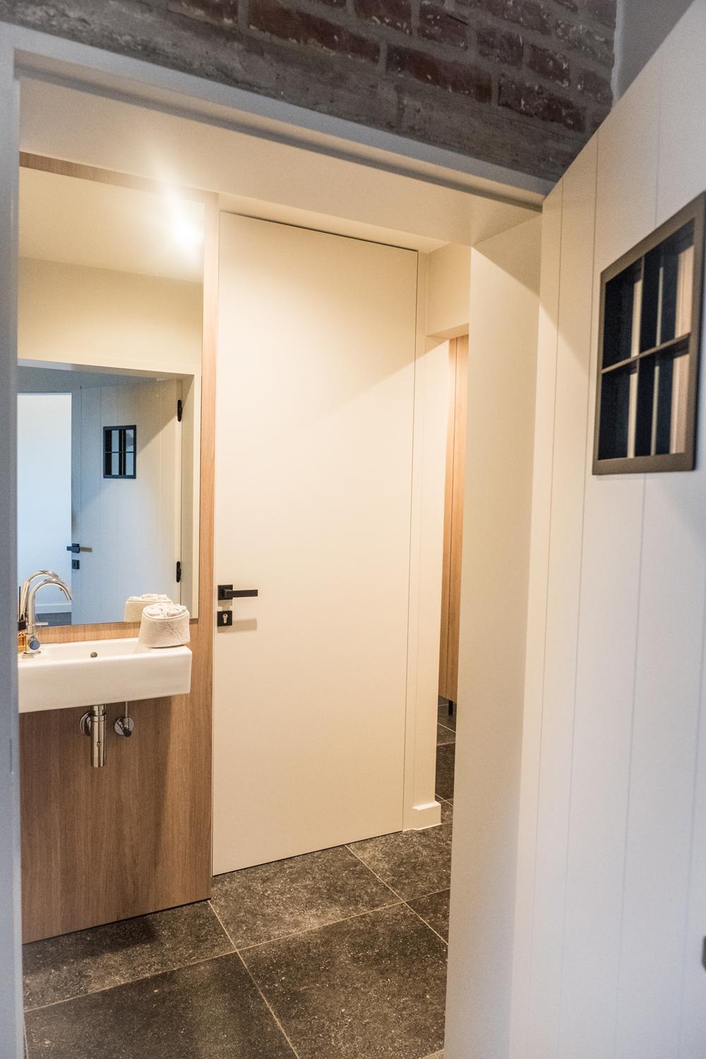 Family Room with Bathroom photo 2