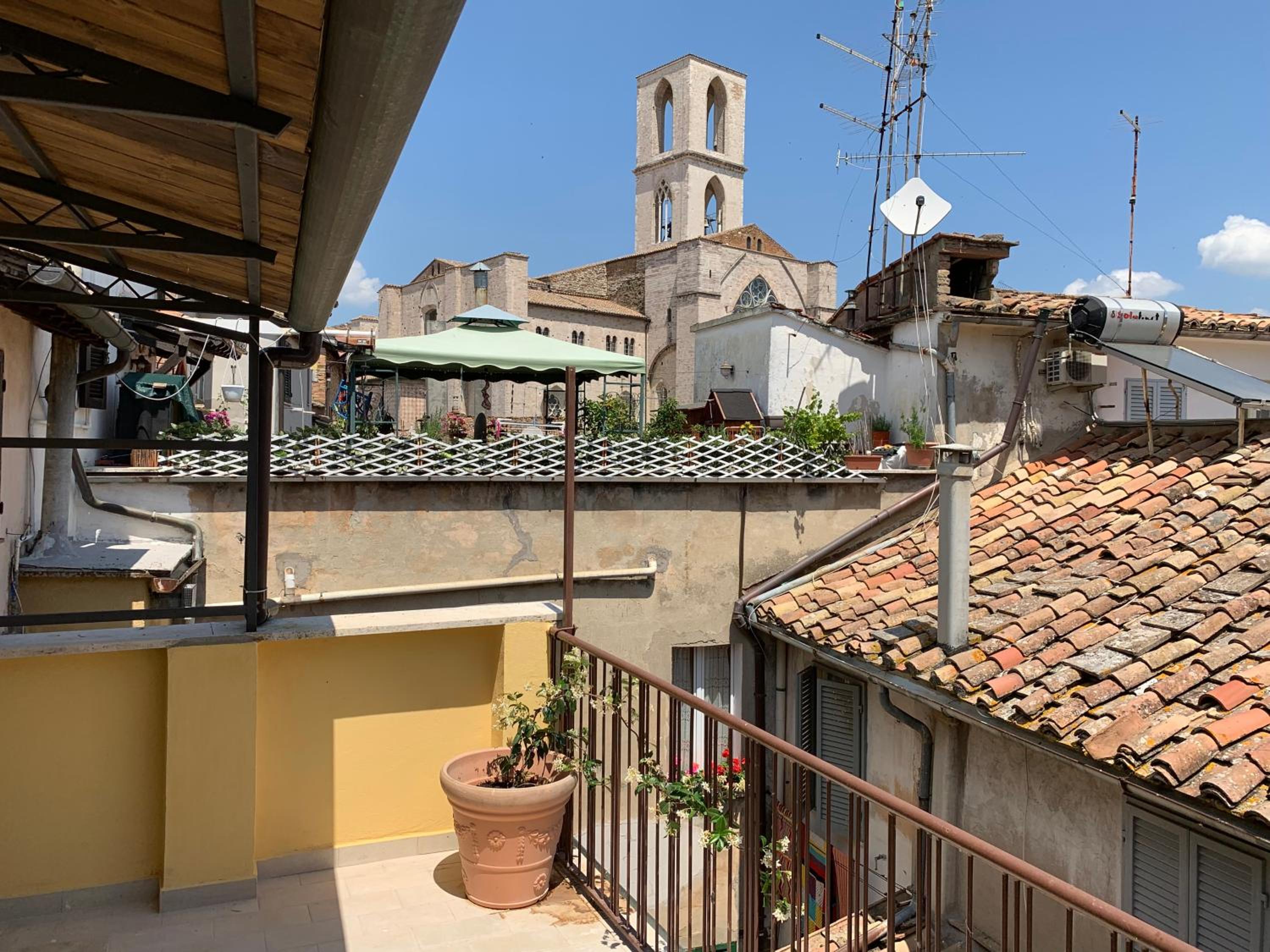 Apartment with Terrace - Photo 11