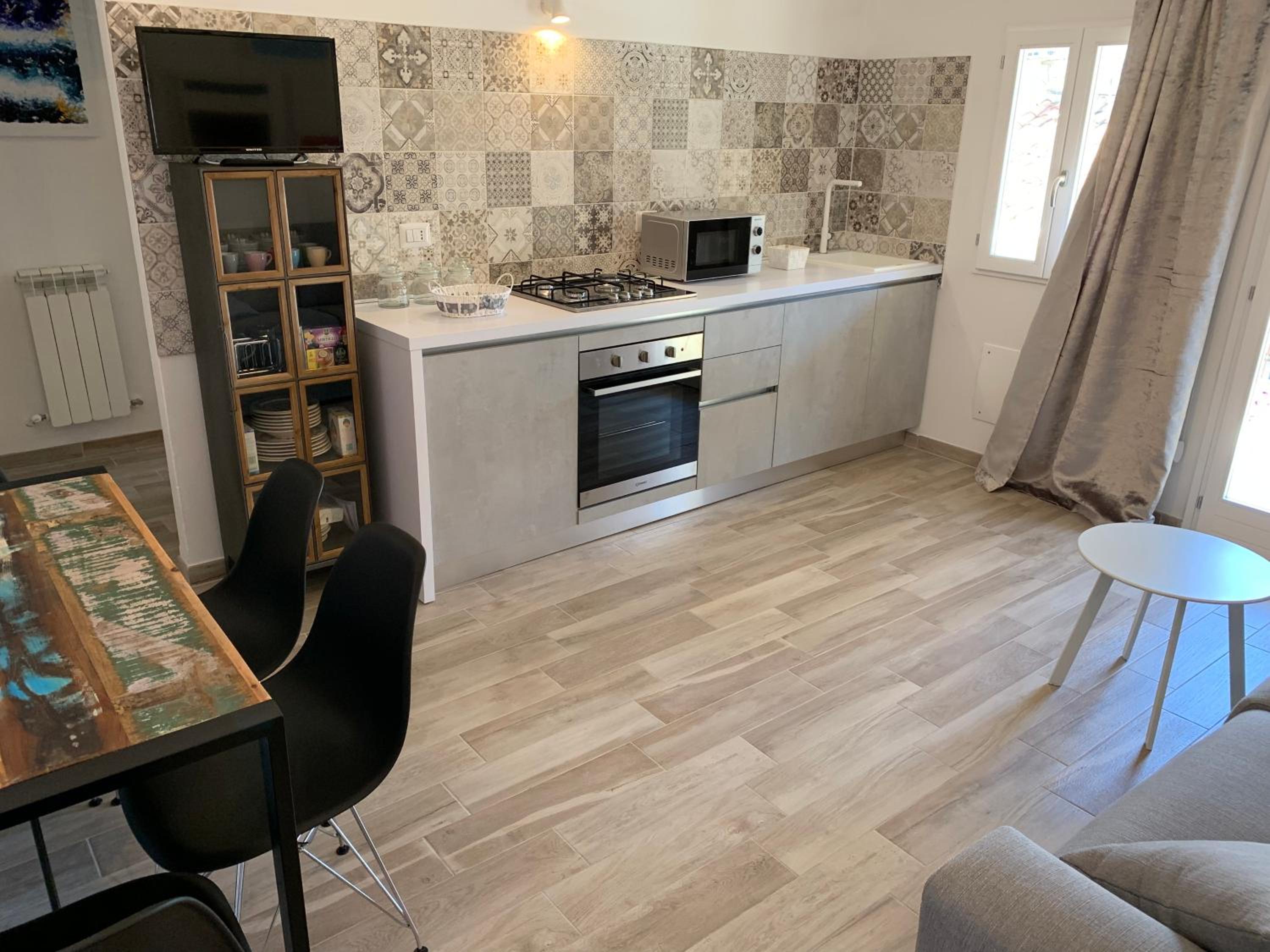 Apartment with Terrace - Photo 3