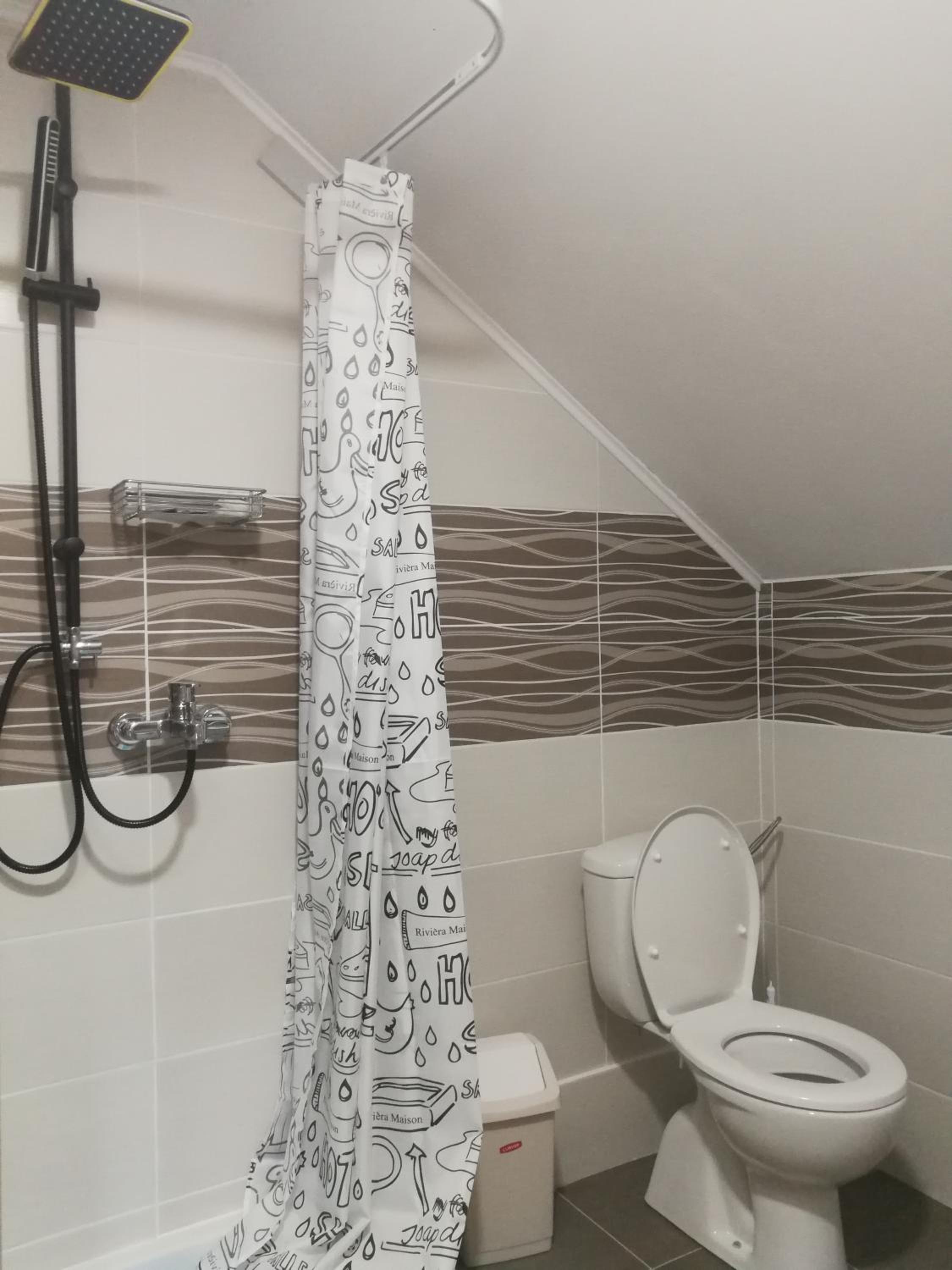 Three-Bedroom Apartment - Photo 36
