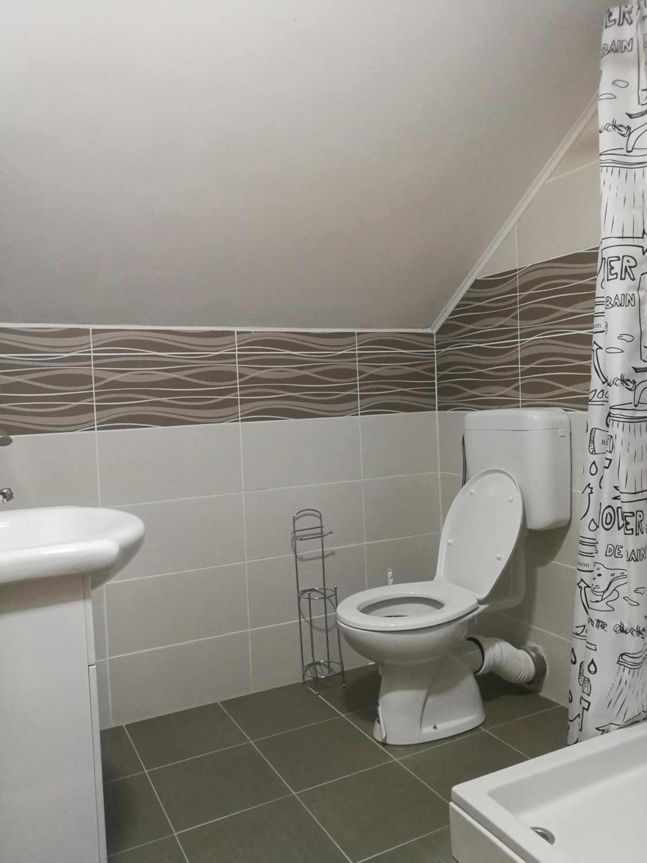 Three-Bedroom Apartment - Photo 5