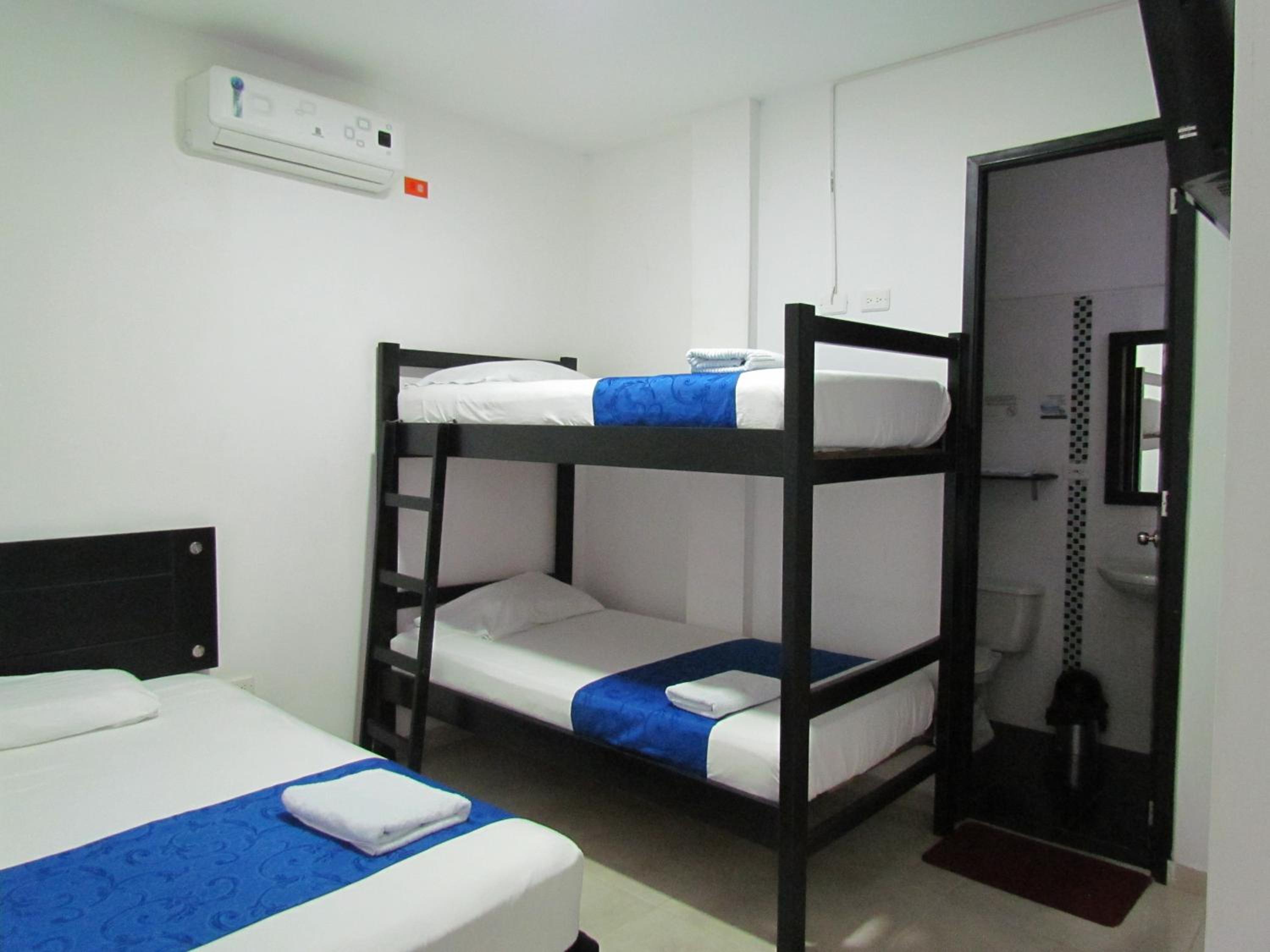 Basic Triple Room photo 1
