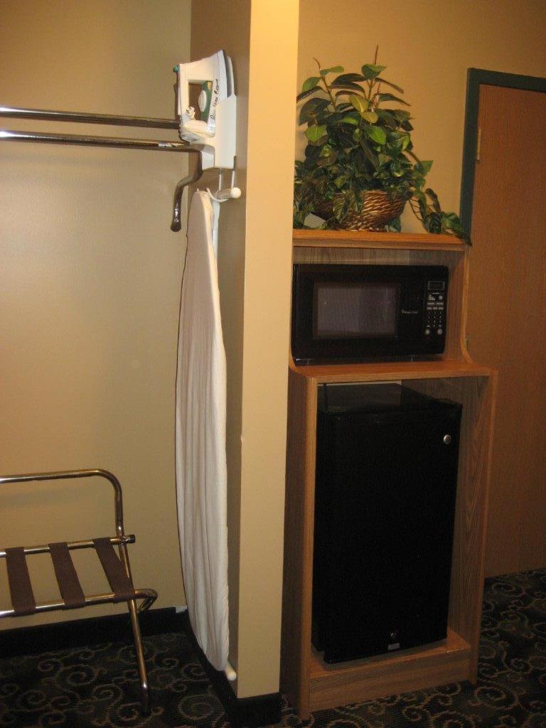 King Room With Spa Bath - Non-Smoking photo 2