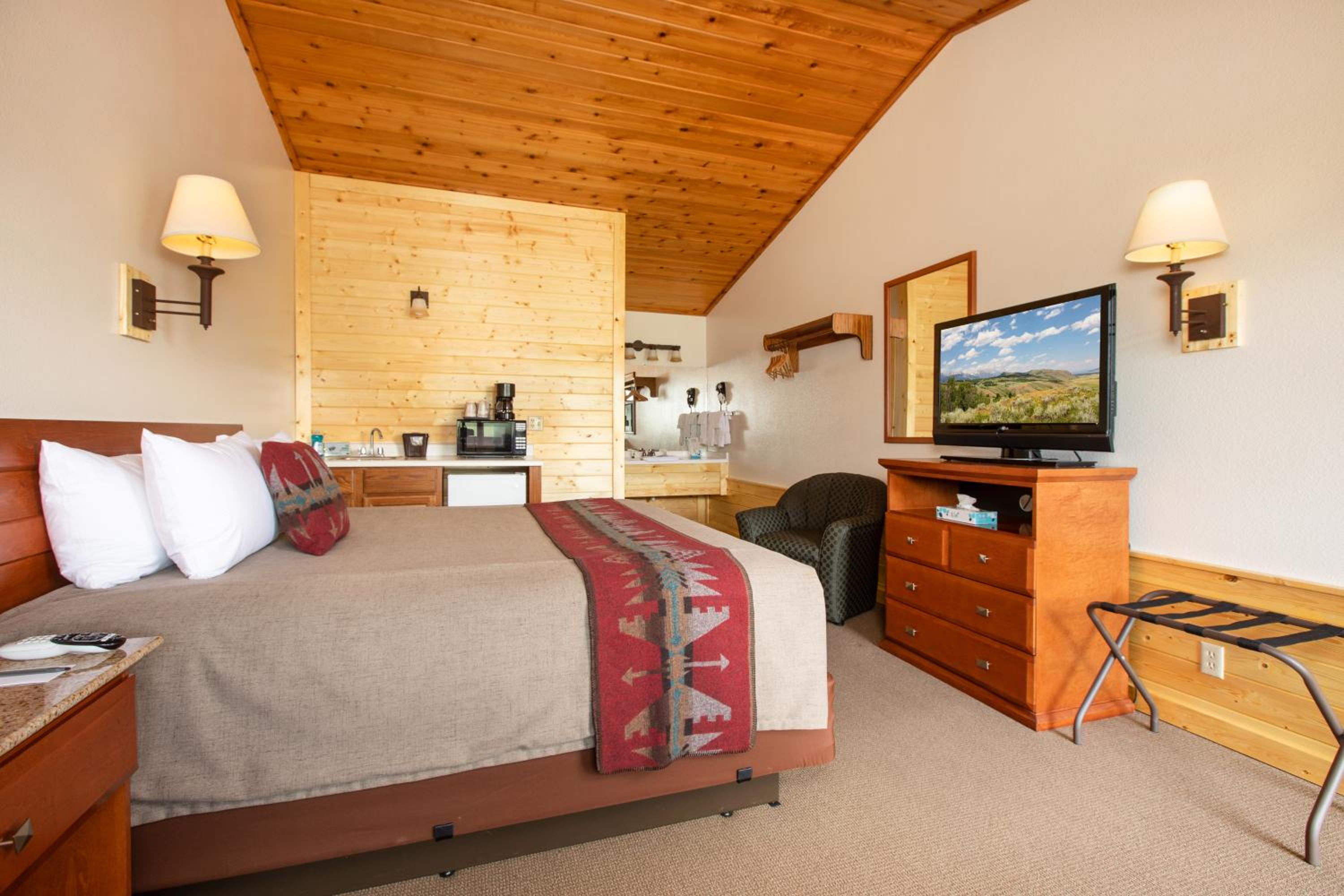 Deluxe King Room photo 1
