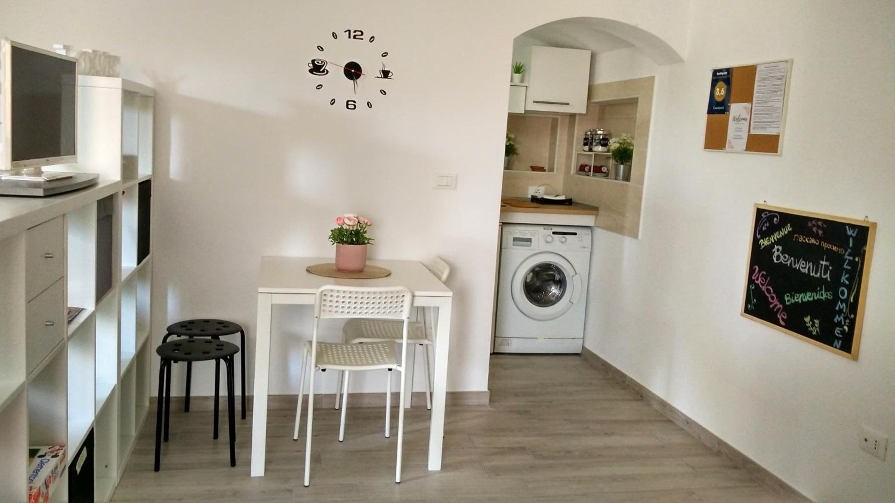 Studio Apartment - Photo 10