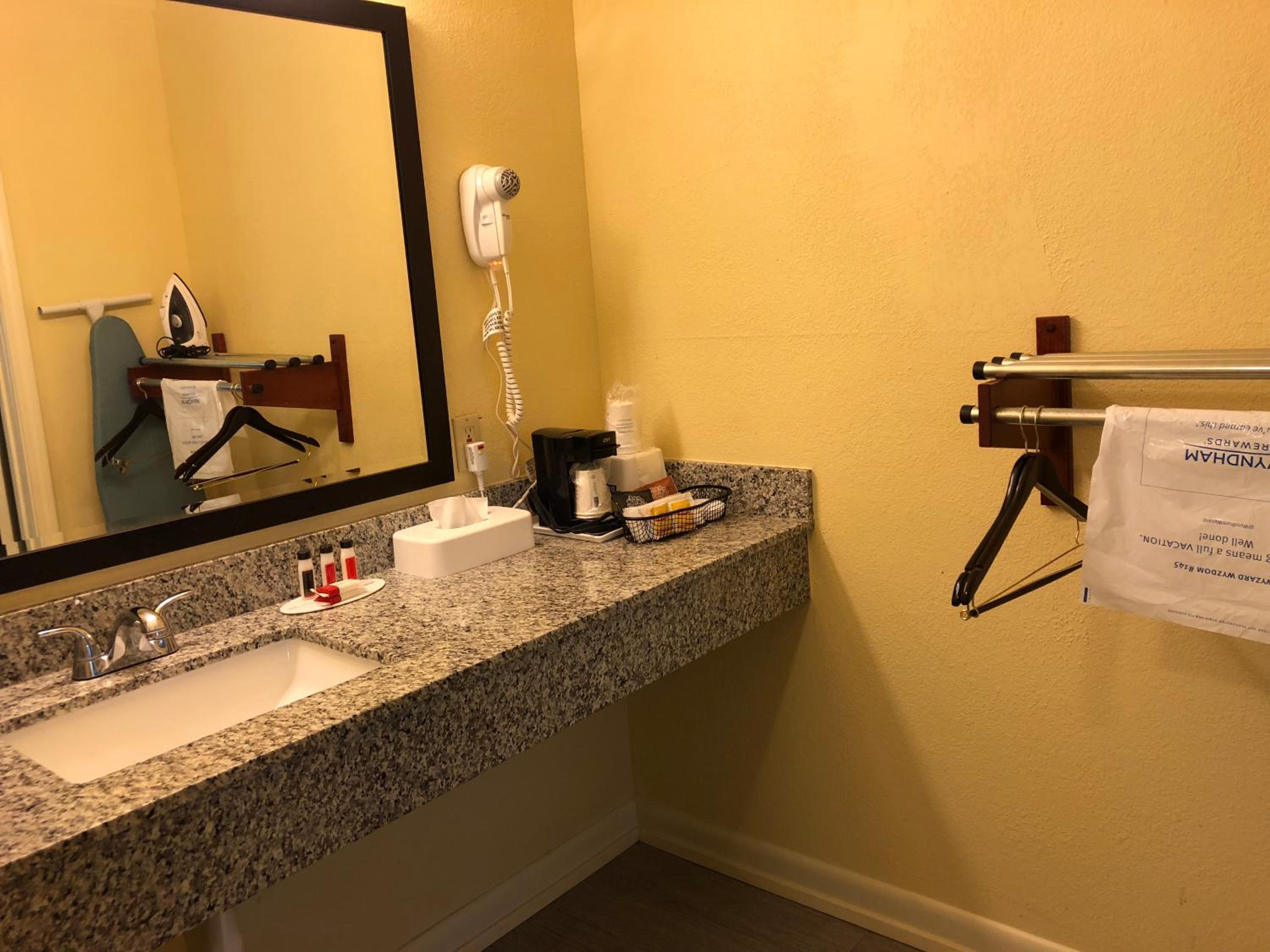 Queen Room - Second Floor/Non-Smoking photo 3