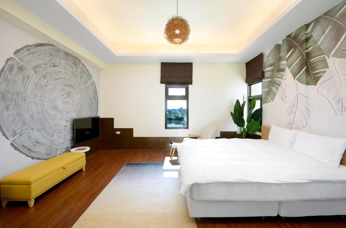 Deluxe Double Room with Bath photo 3