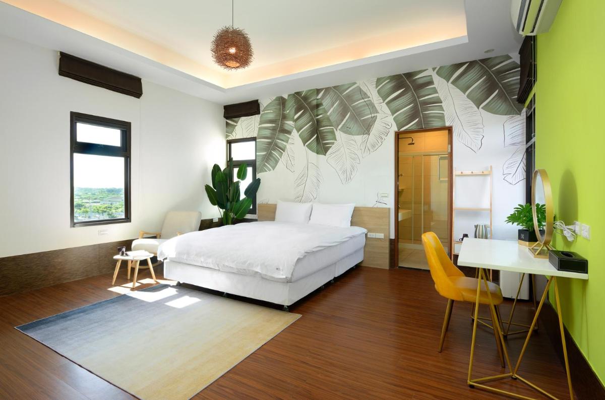 Deluxe Double Room with Bath photo 2