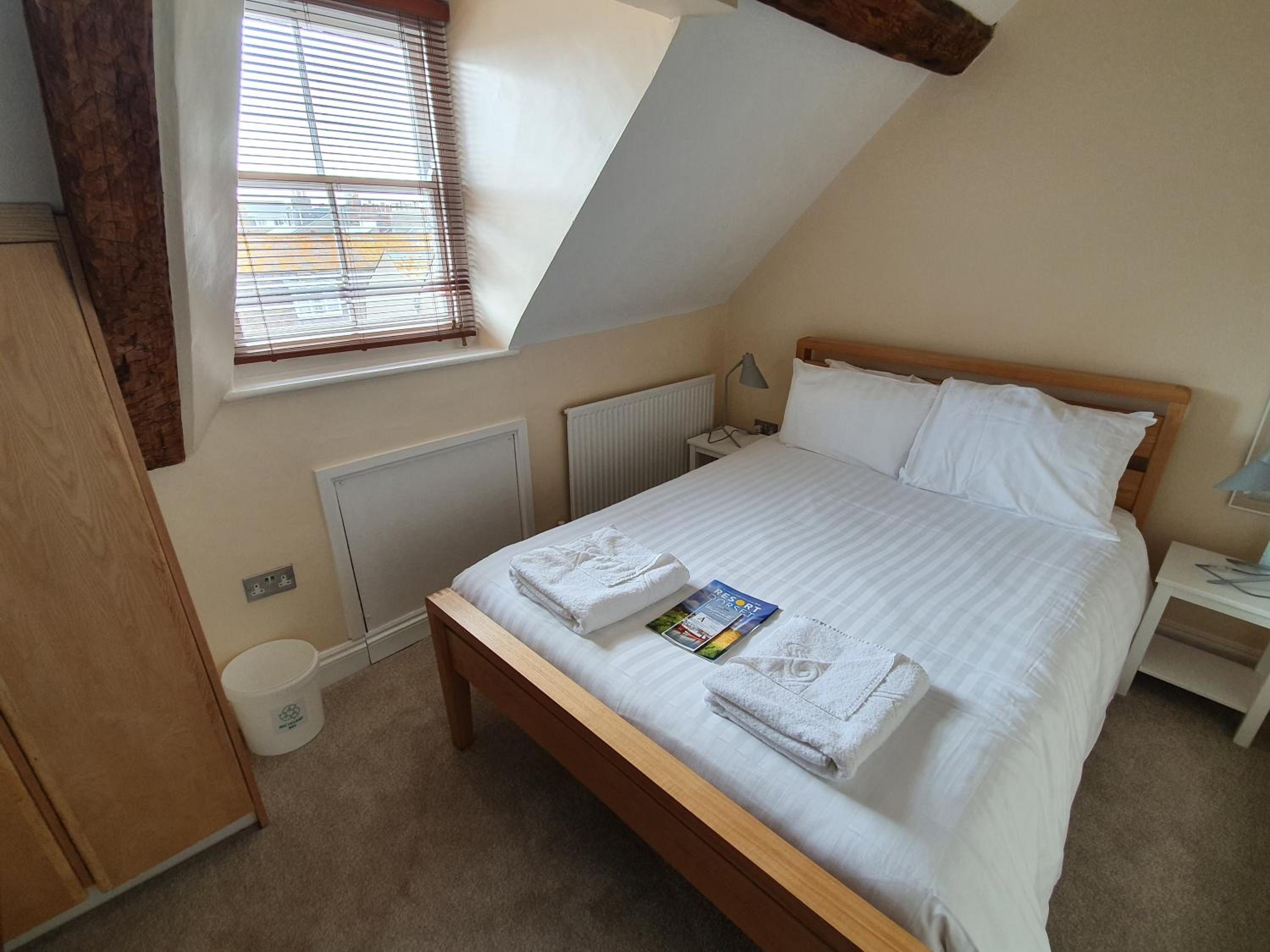 Standard Double Room - Photo 5