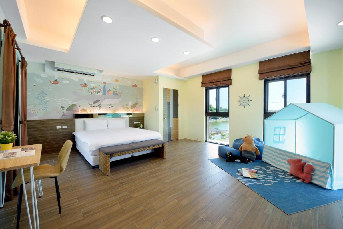 Deluxe Double Room (2 Adults + 1 Child) photo 1