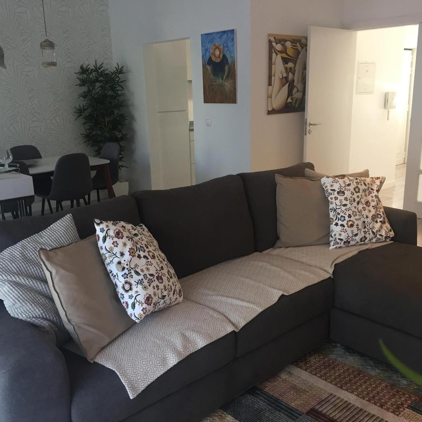 Two-Bedroom House - Photo 1