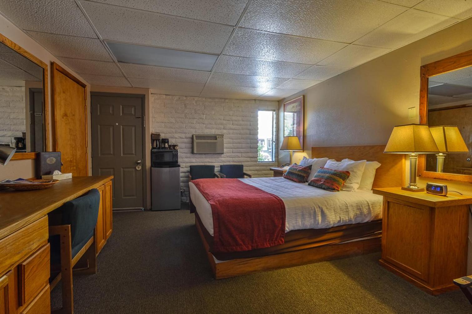 Queen Room photo 3