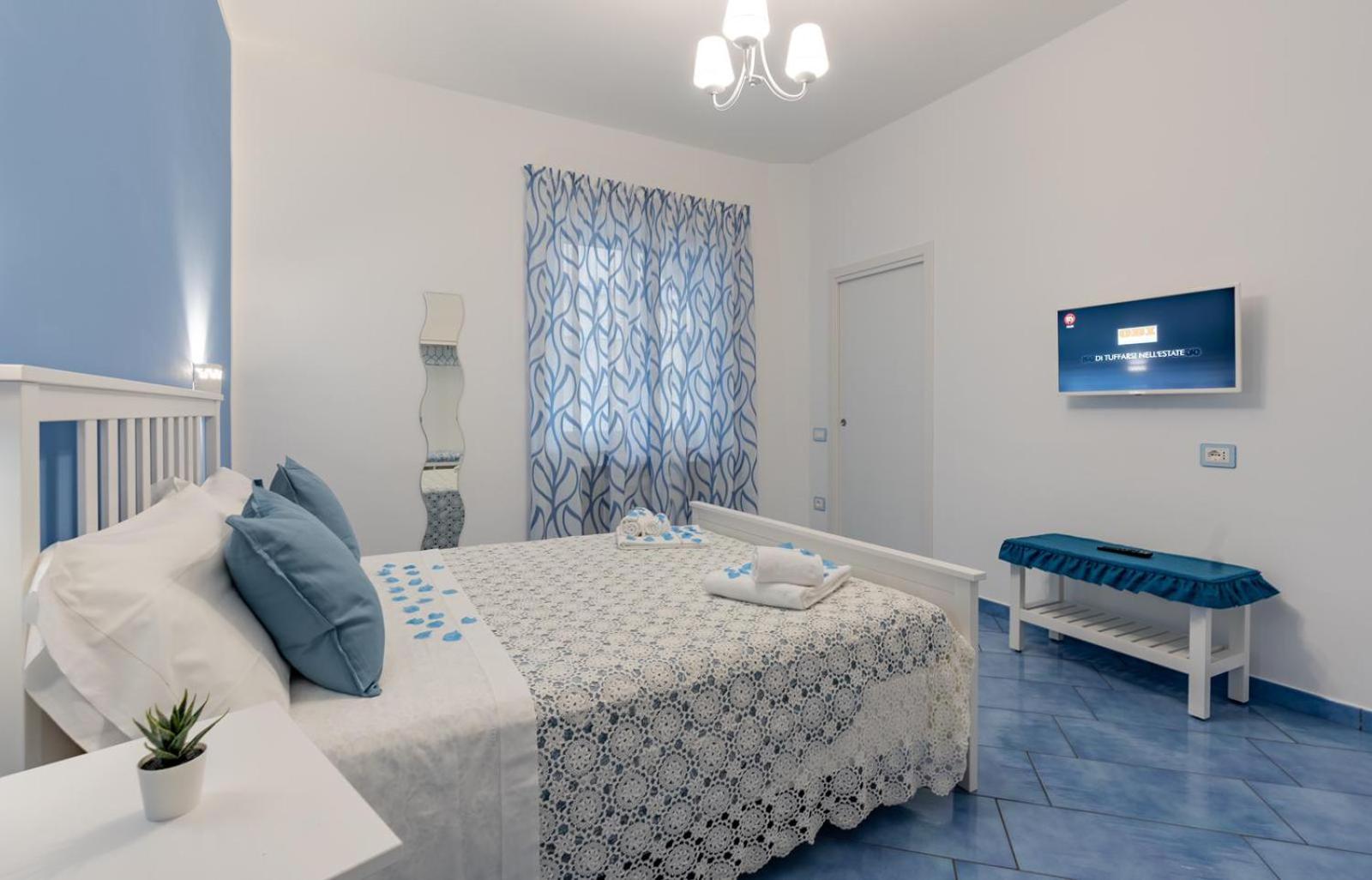 Apartment with Mountain View