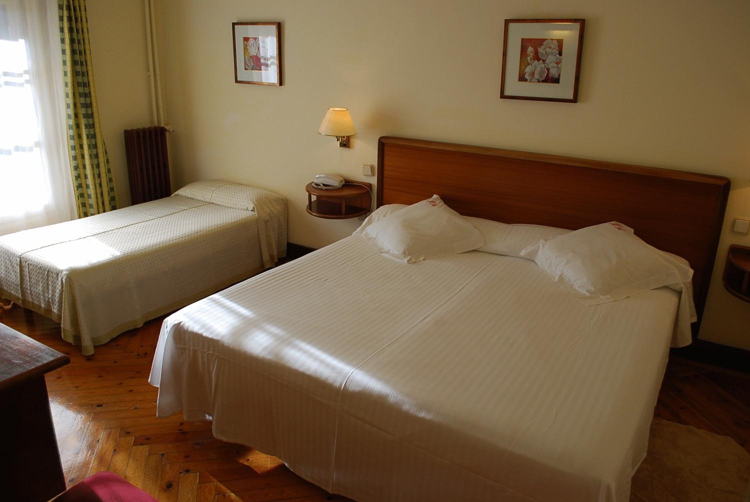 Habitación Doble o con Dos Camas con Cama Adicional