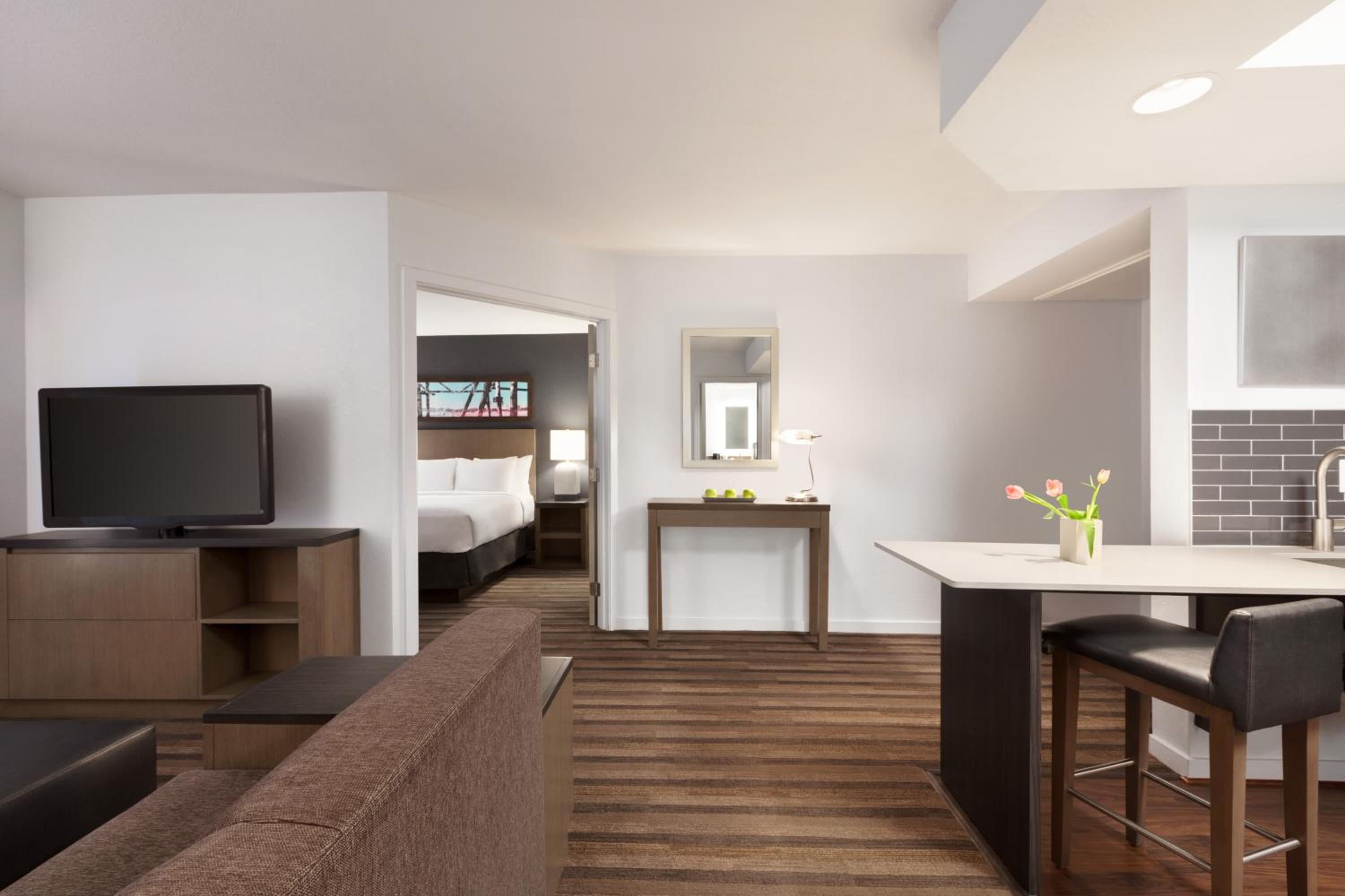 Two-Bedroom King Suite - Photo 9