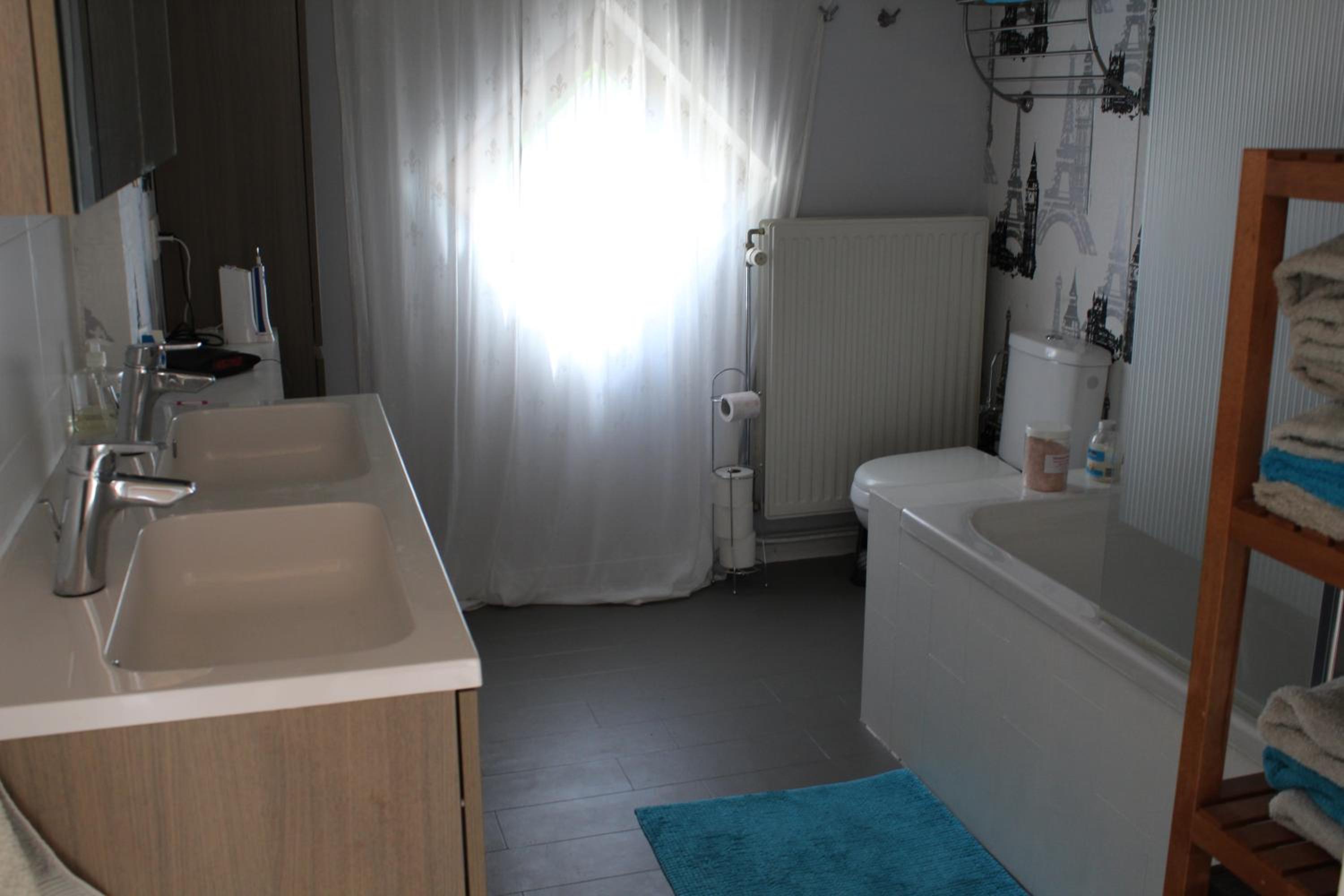 Large Double or Twin Room - Photo 13