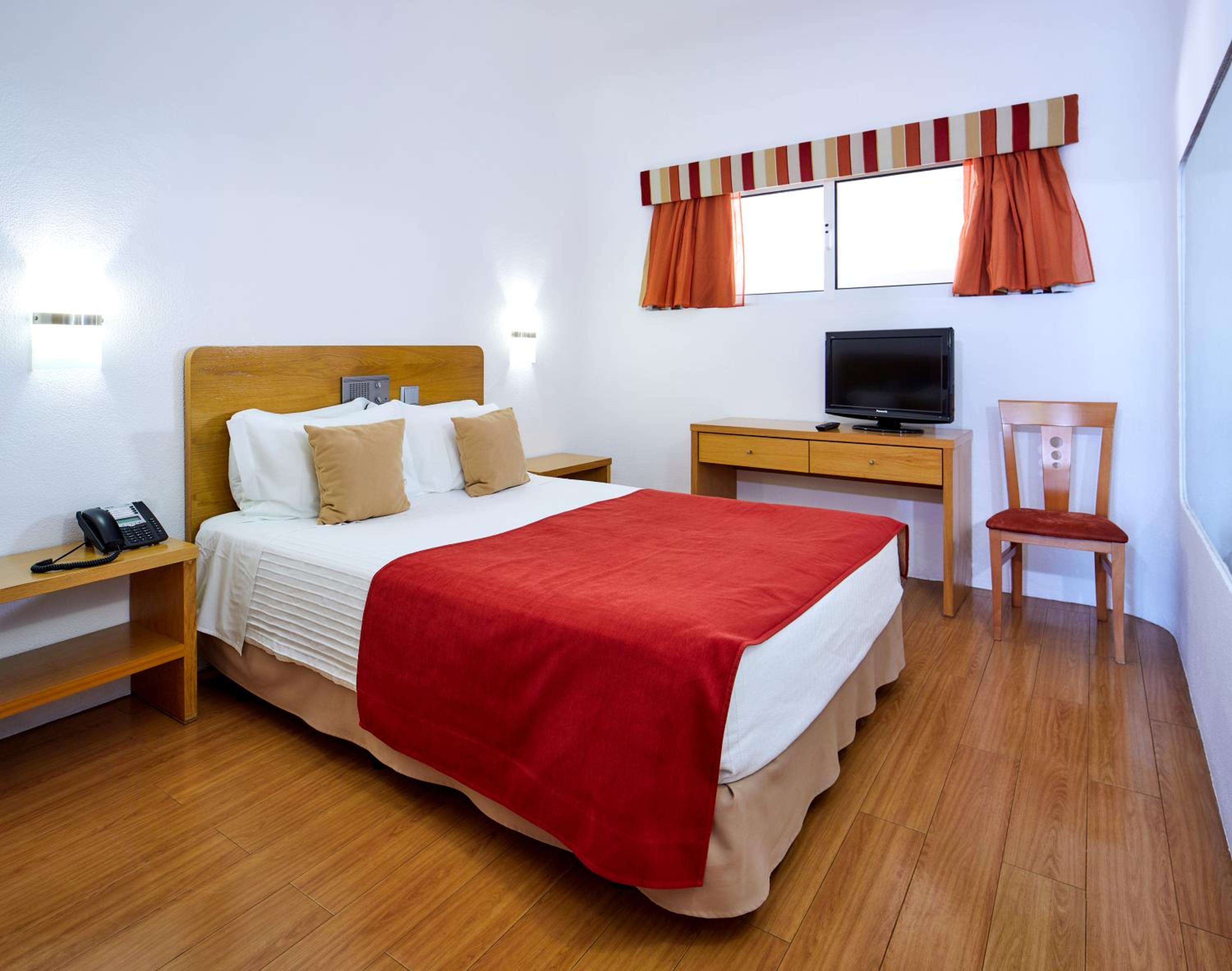 Junior Suite (2 Adults + 2 Children) - Photo 4