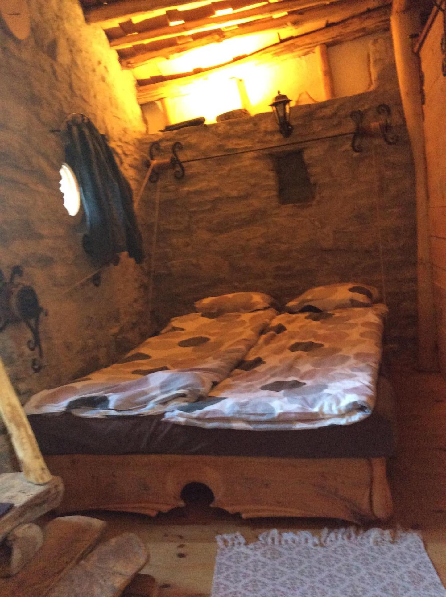 One-Bedroom Apartment - Photo 16