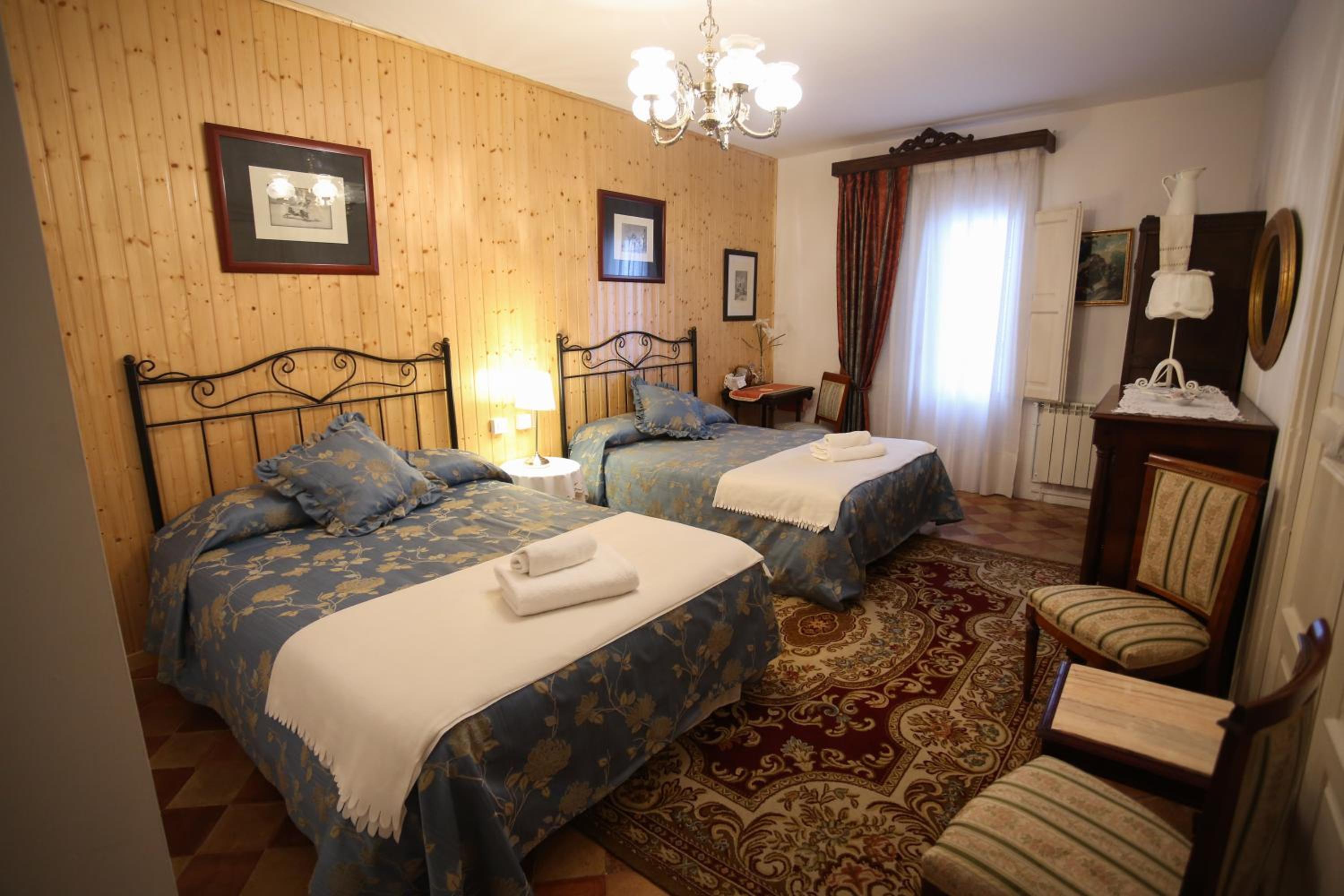 Superior Twin Room photo 2