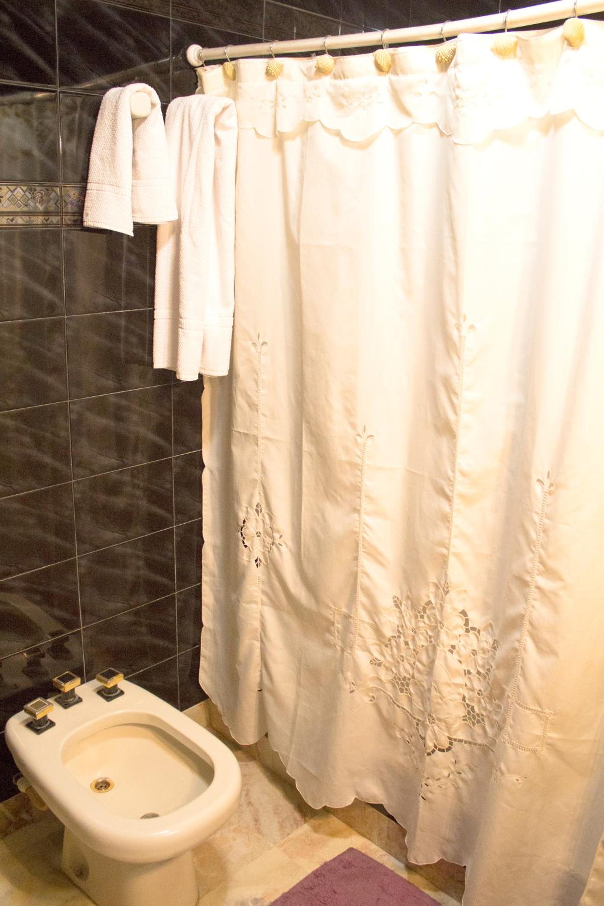 Twin Room with Private External Bathroom photo 2