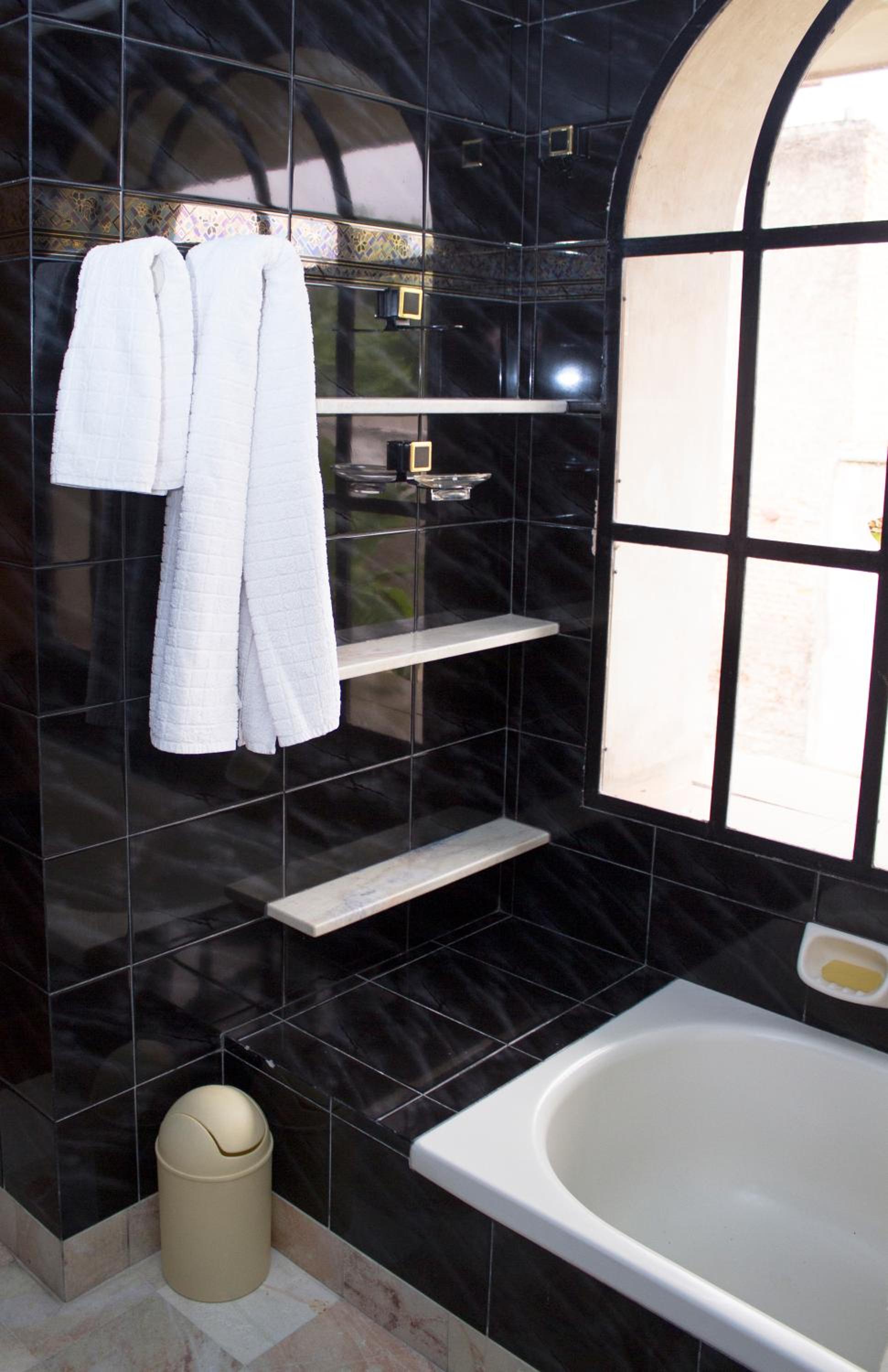 Superior King Suite photo 3