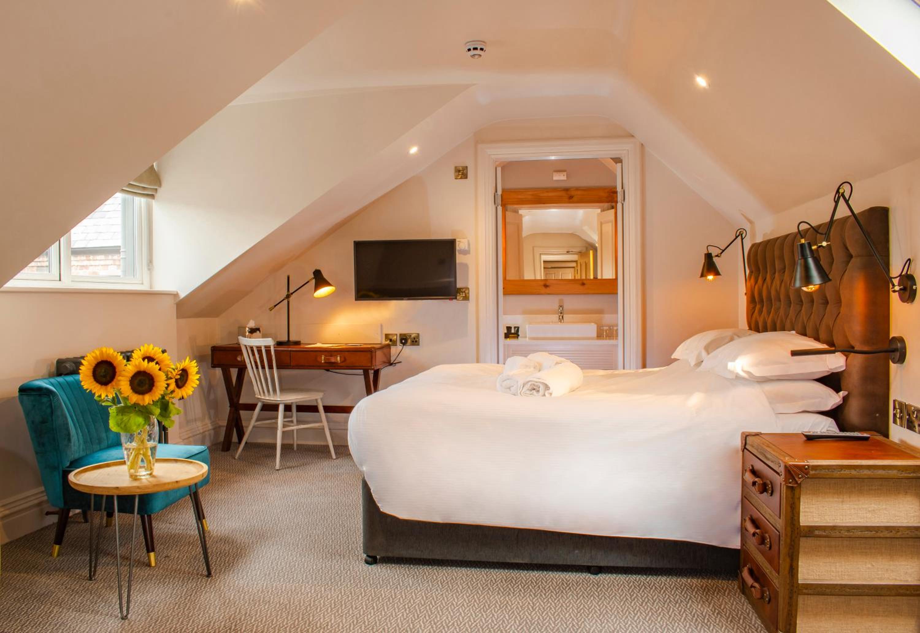 Deluxe Double Room with Bath photo 1
