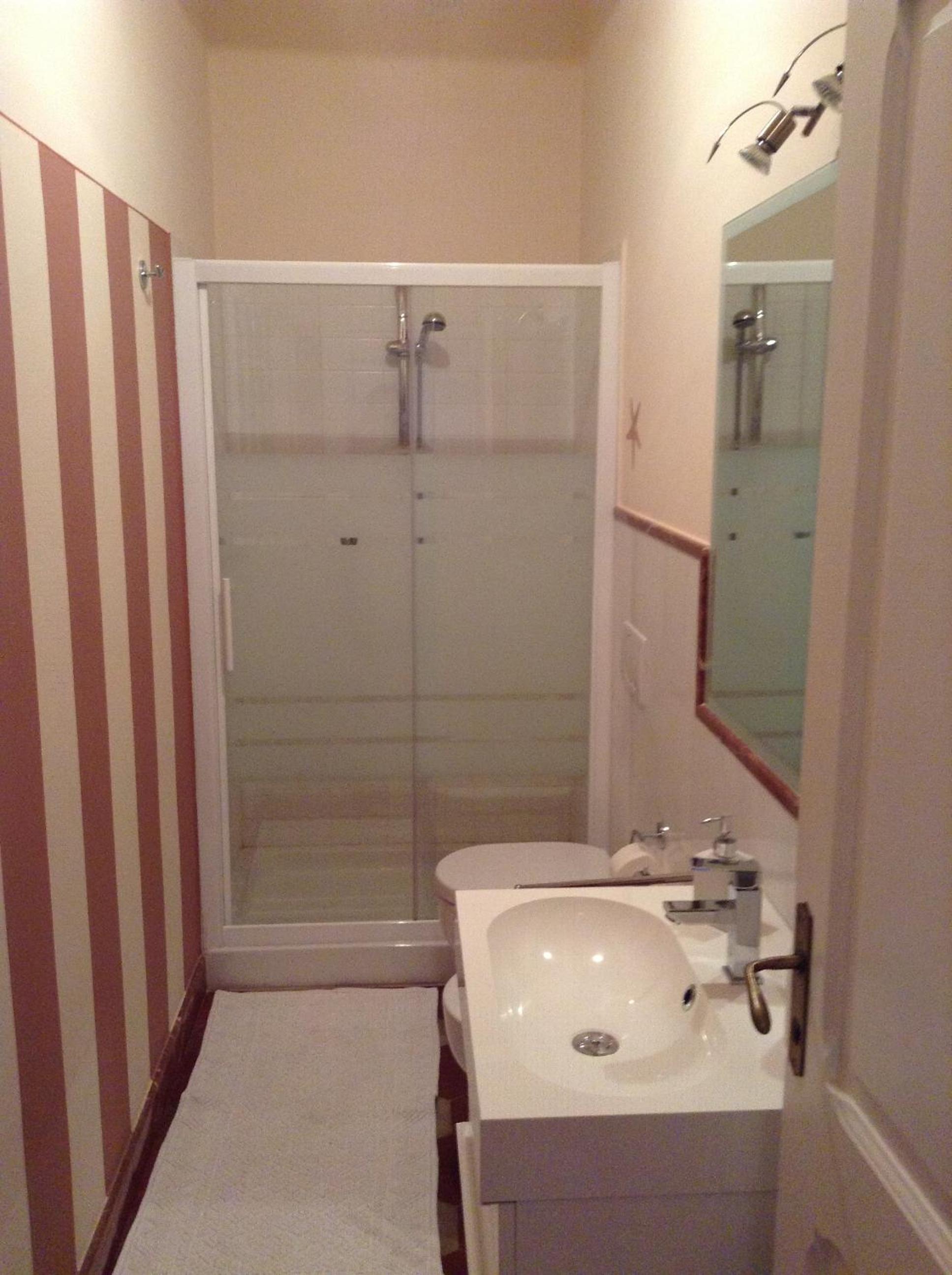 Quadruple Room - Photo 5