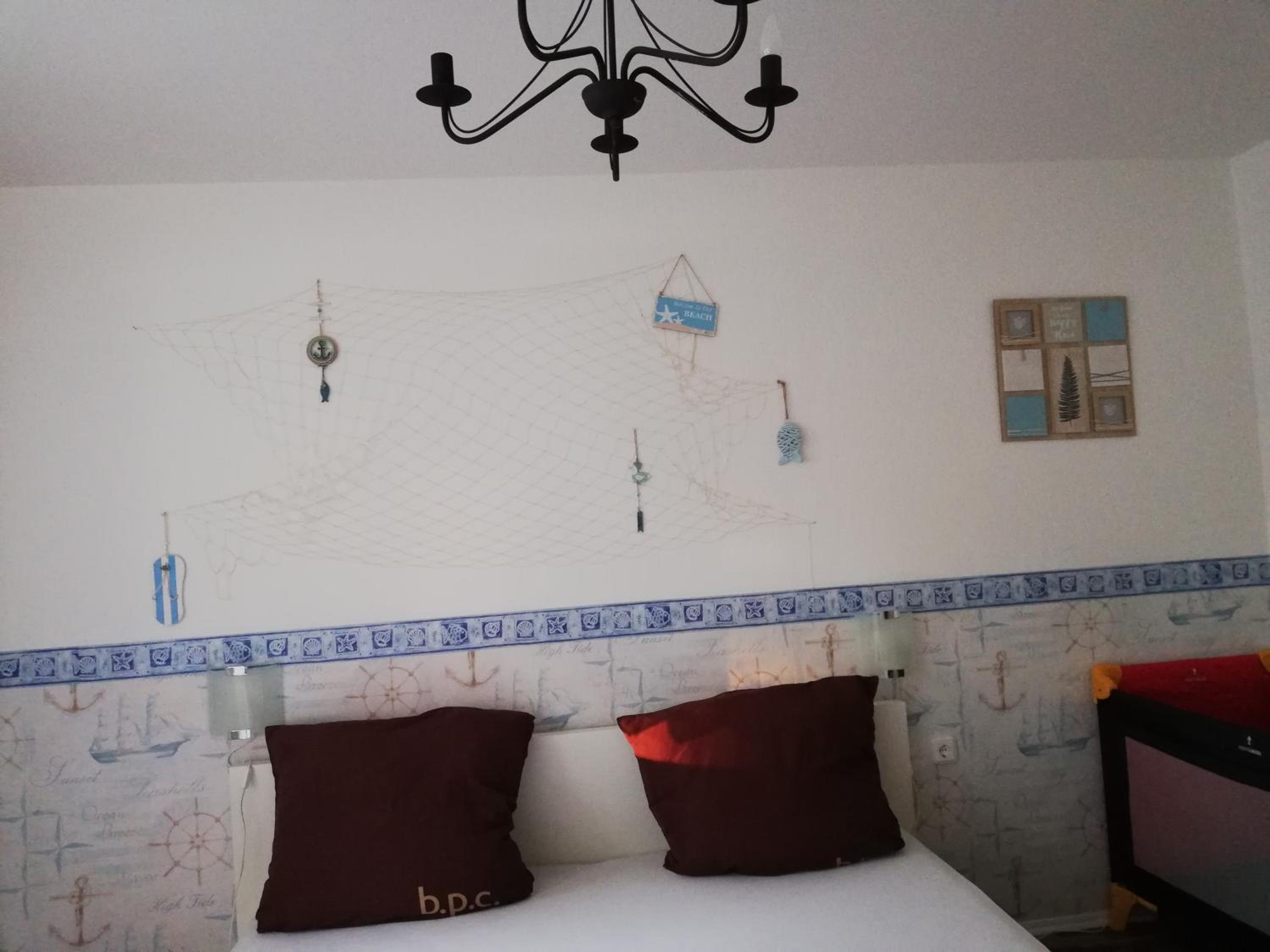 One-Bedroom Apartment - Photo 2