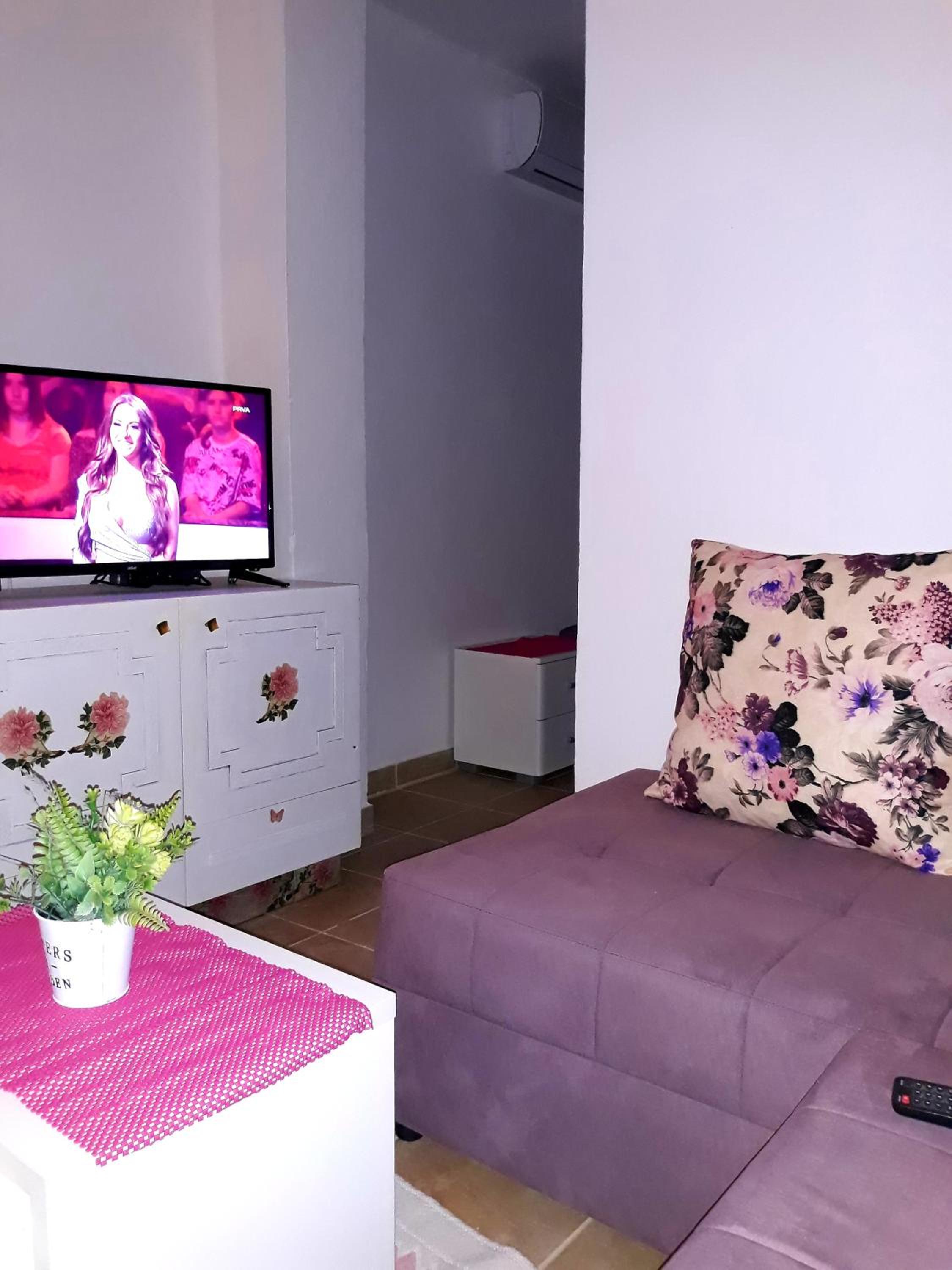 Apartment - Ground Floor photo 2