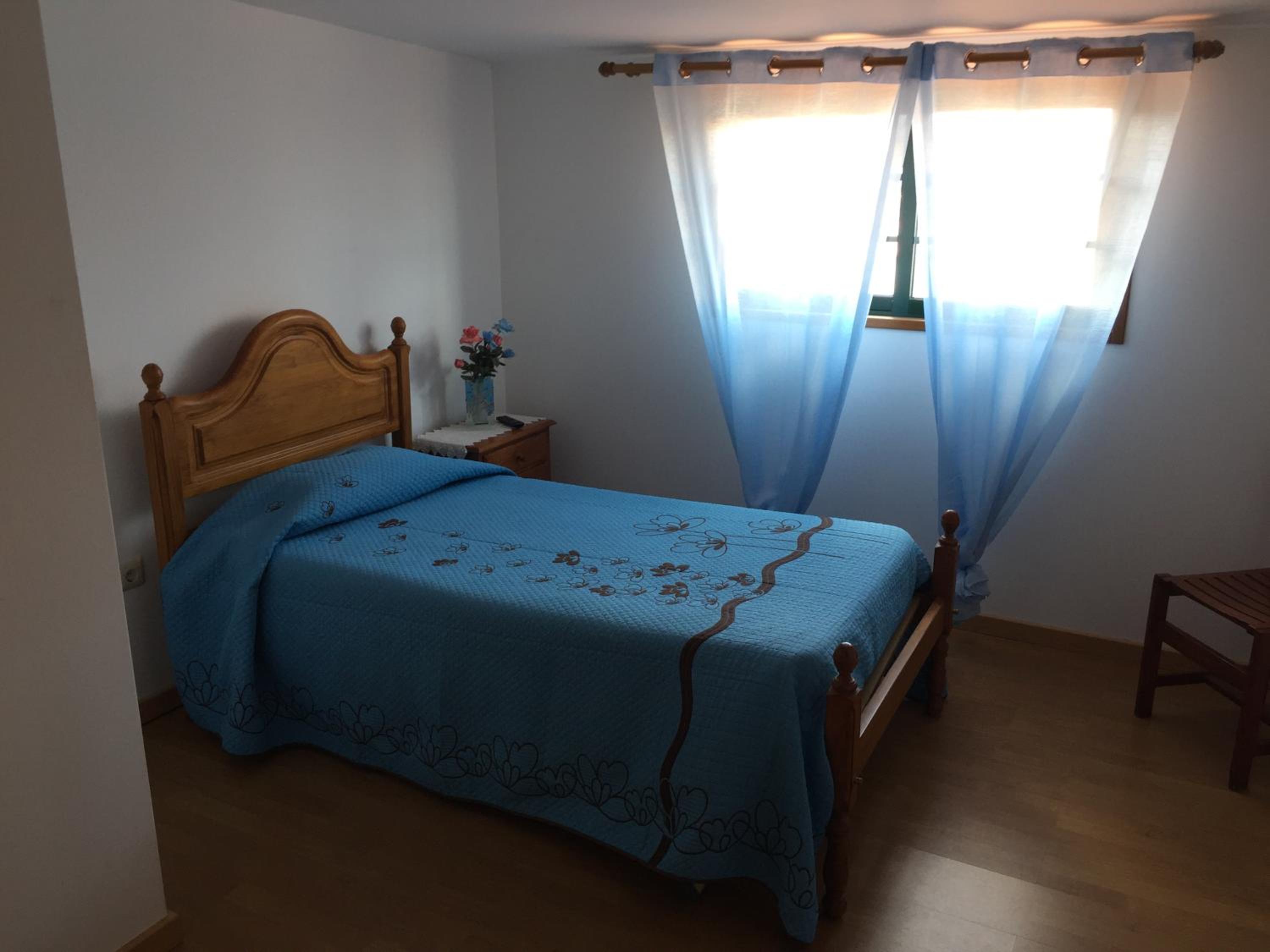 Small Single Room photo 2