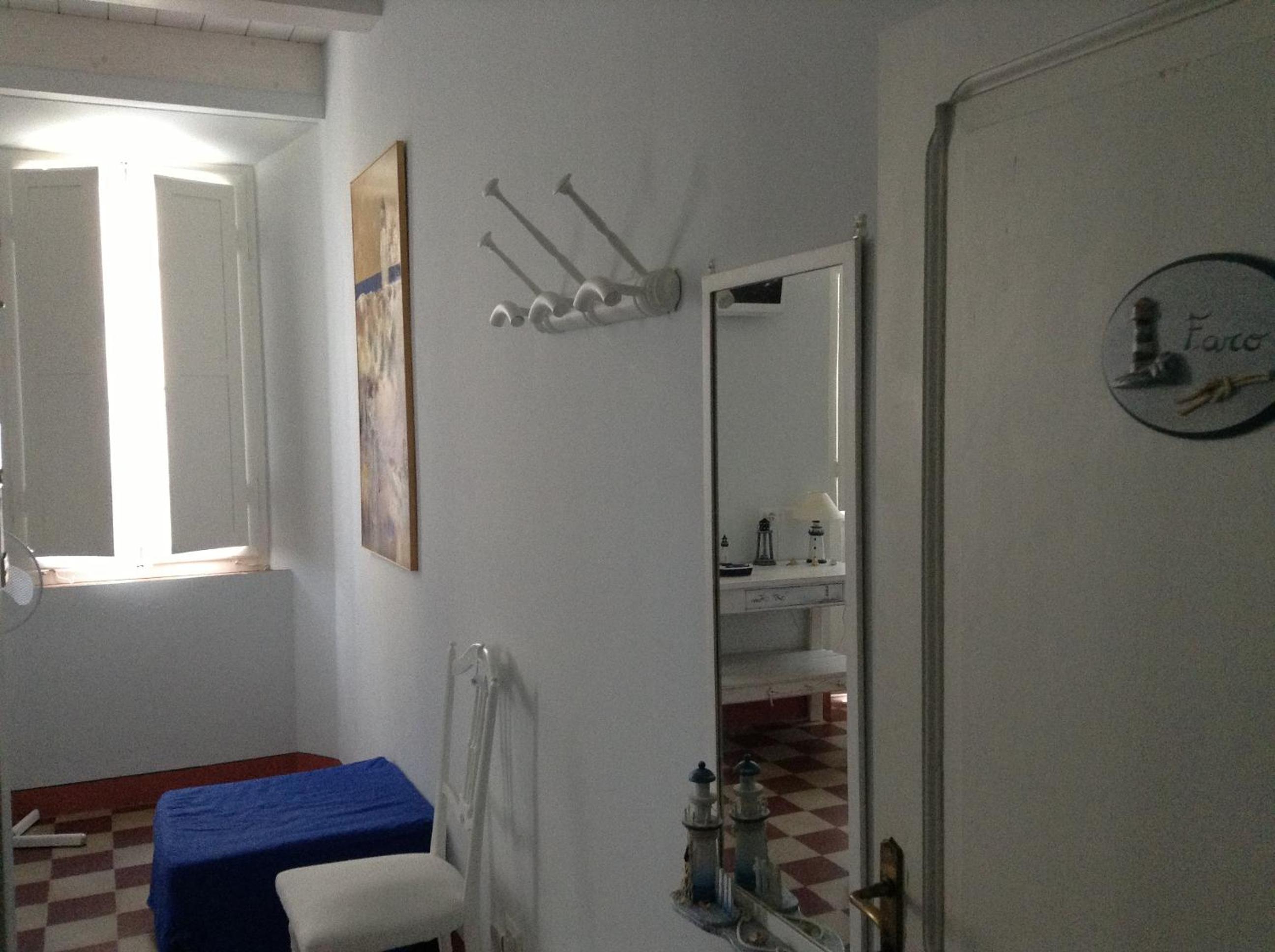 Quadruple Room - Photo 8