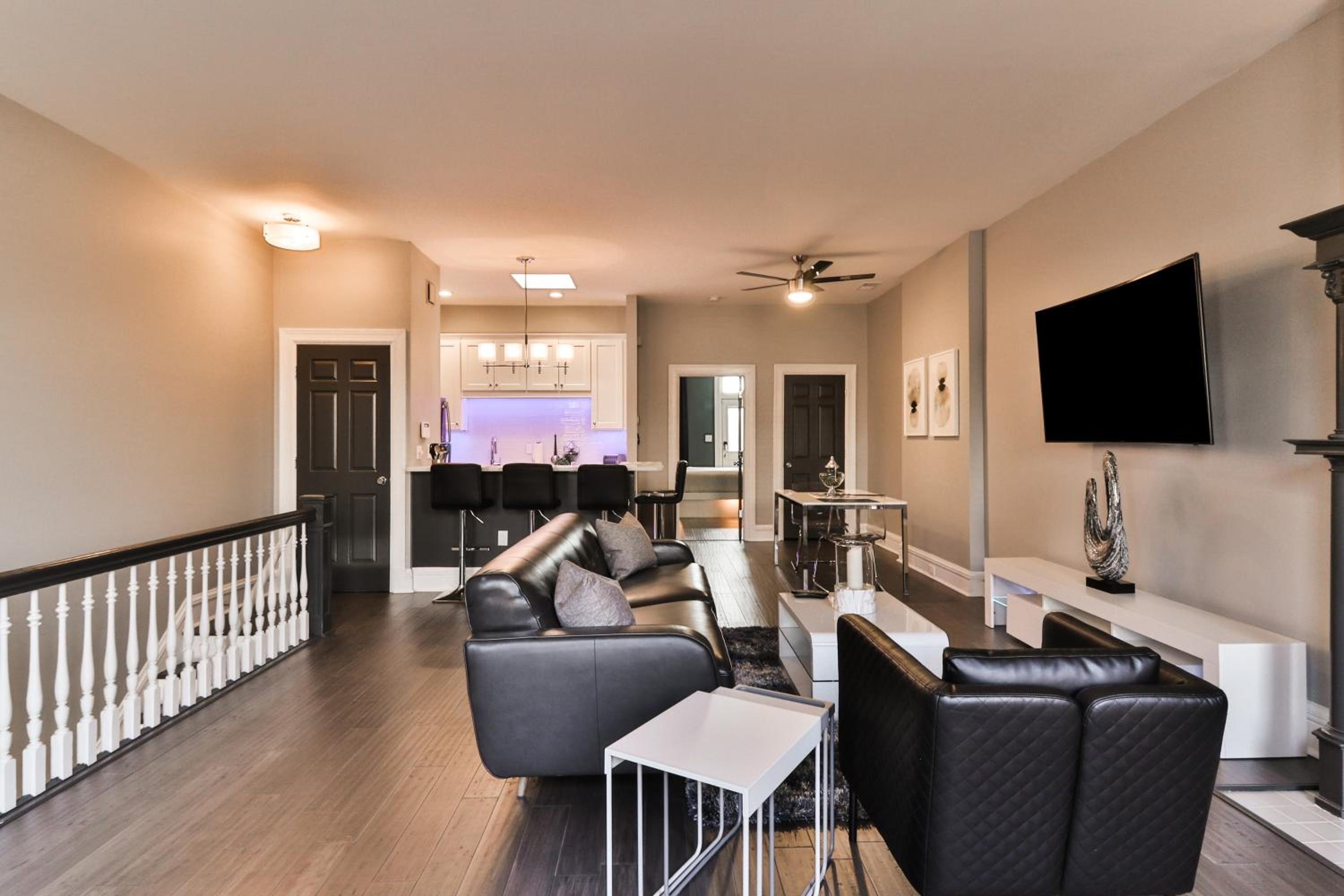 Apartment with Balcony - Photo 1