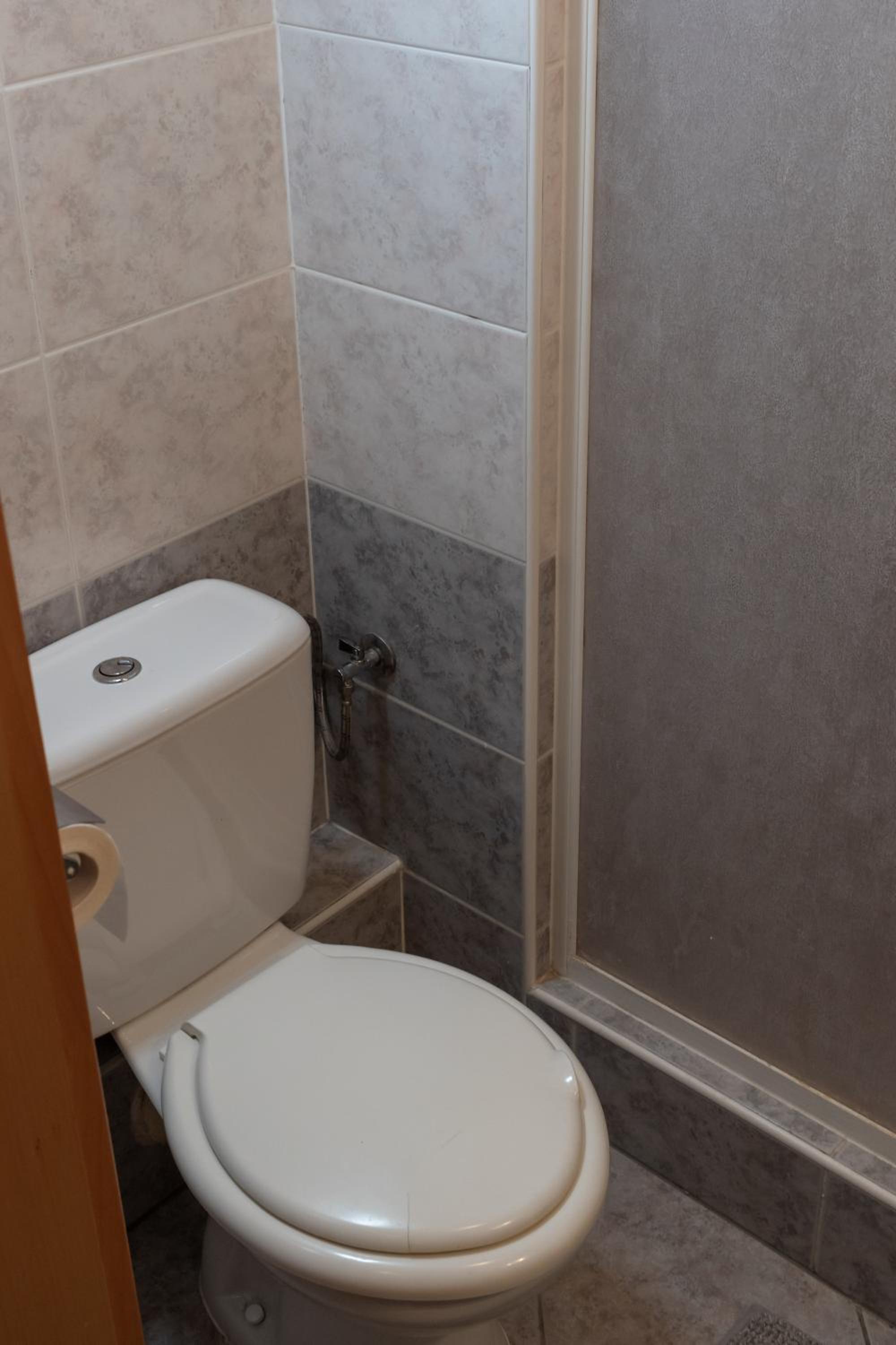 Single Room with Bathroom photo 3
