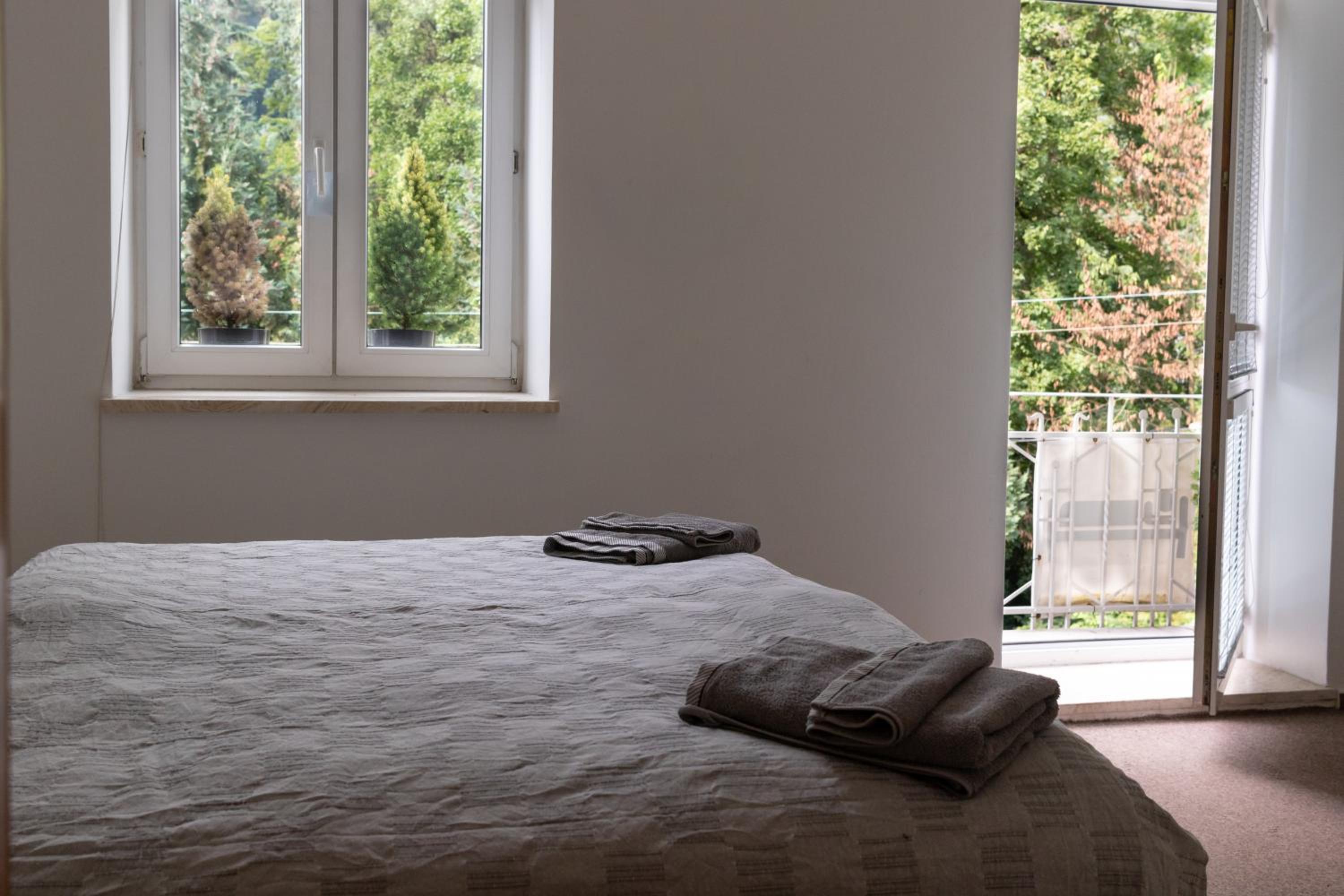 Double Room with Balcony - Photo 2