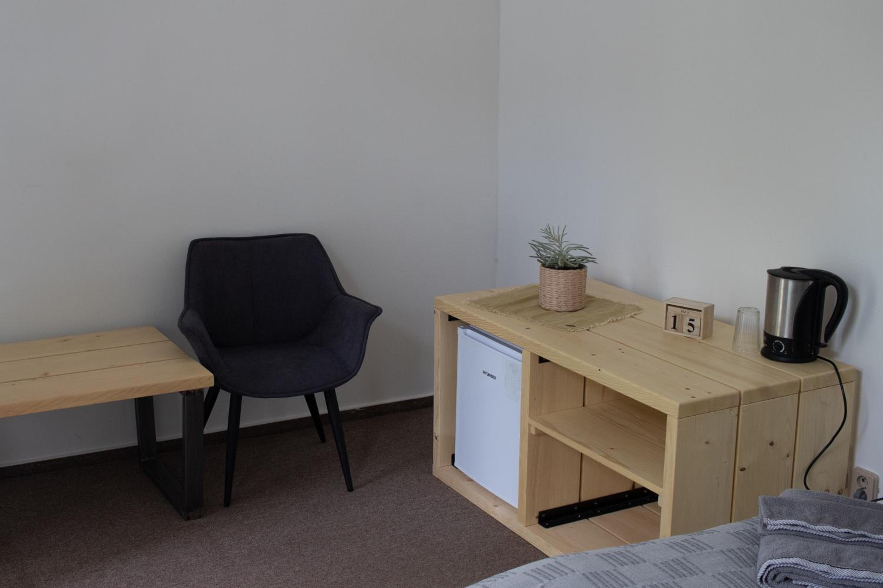 Double Room with Balcony - Photo 4