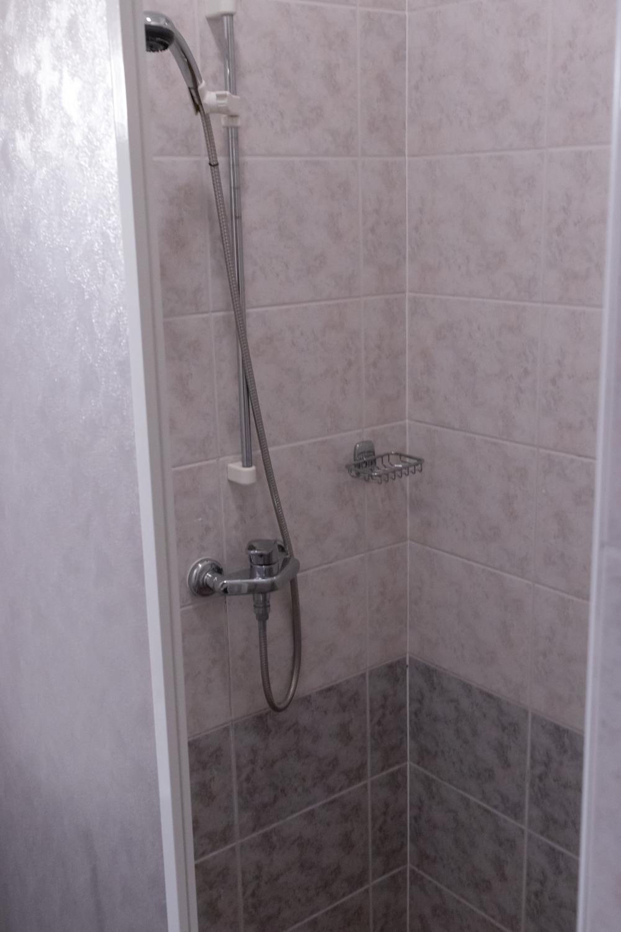Double Room with Balcony - Photo 5