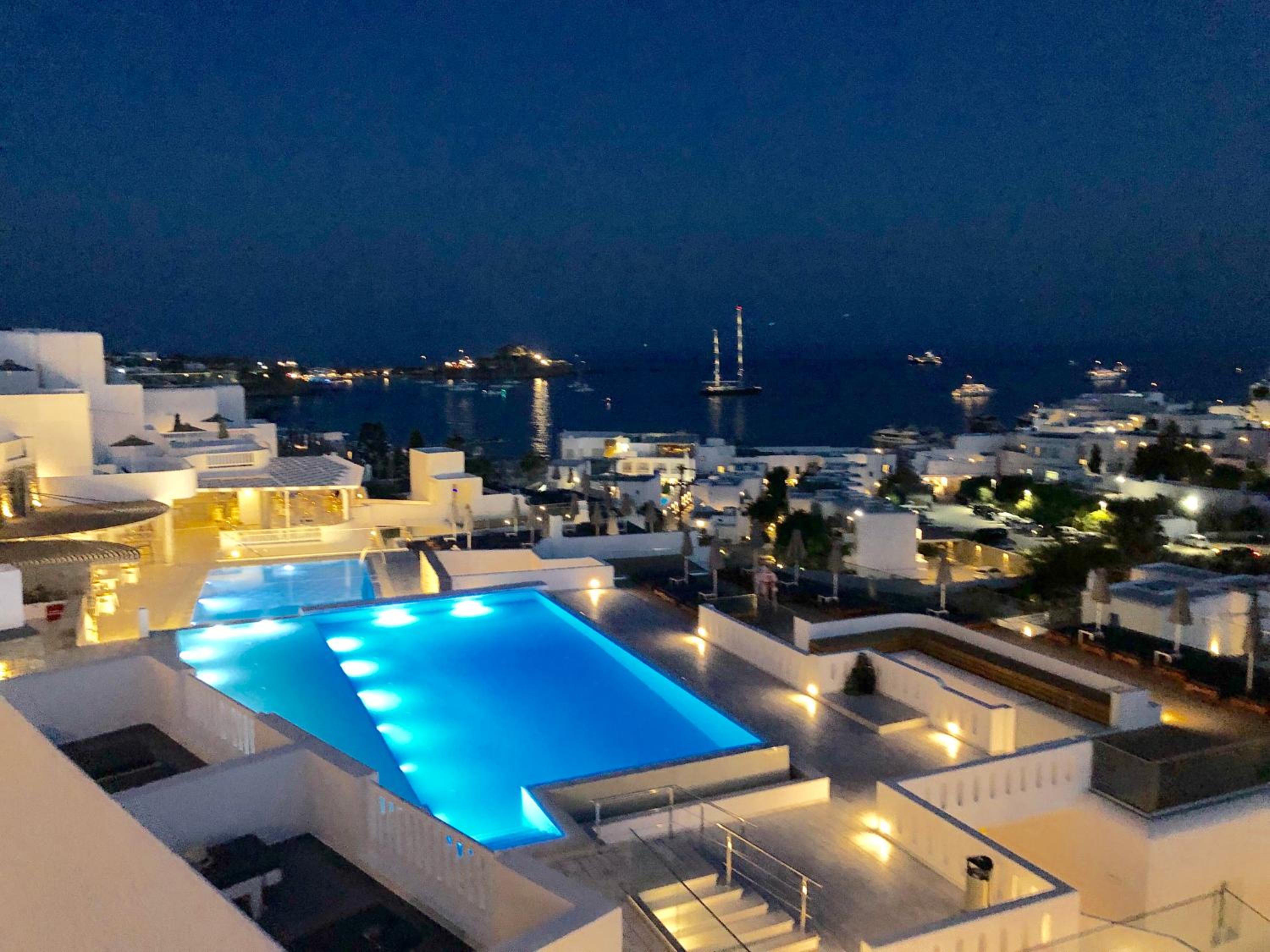 Quadruple Room with Sea View - Photo 12