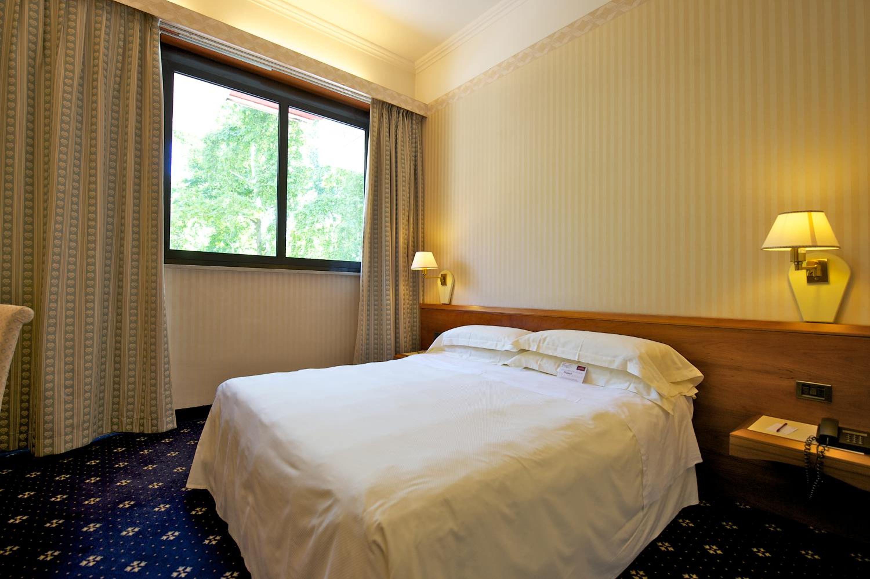 Standard Double Room - Photo 1