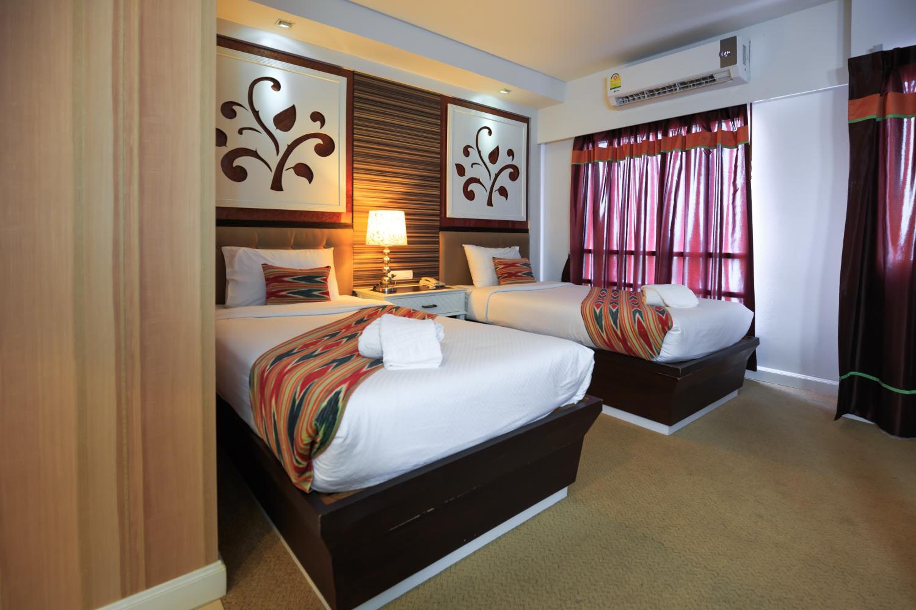 Standard Twin Room - Photo 1