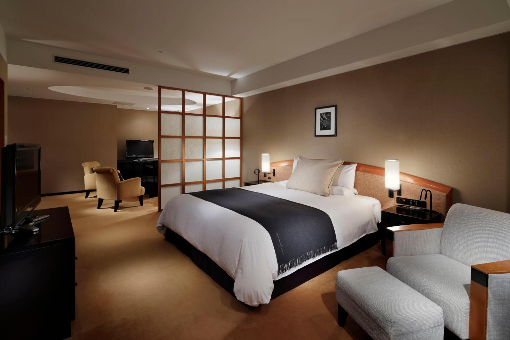 Junior Suite King Room - Photo 8