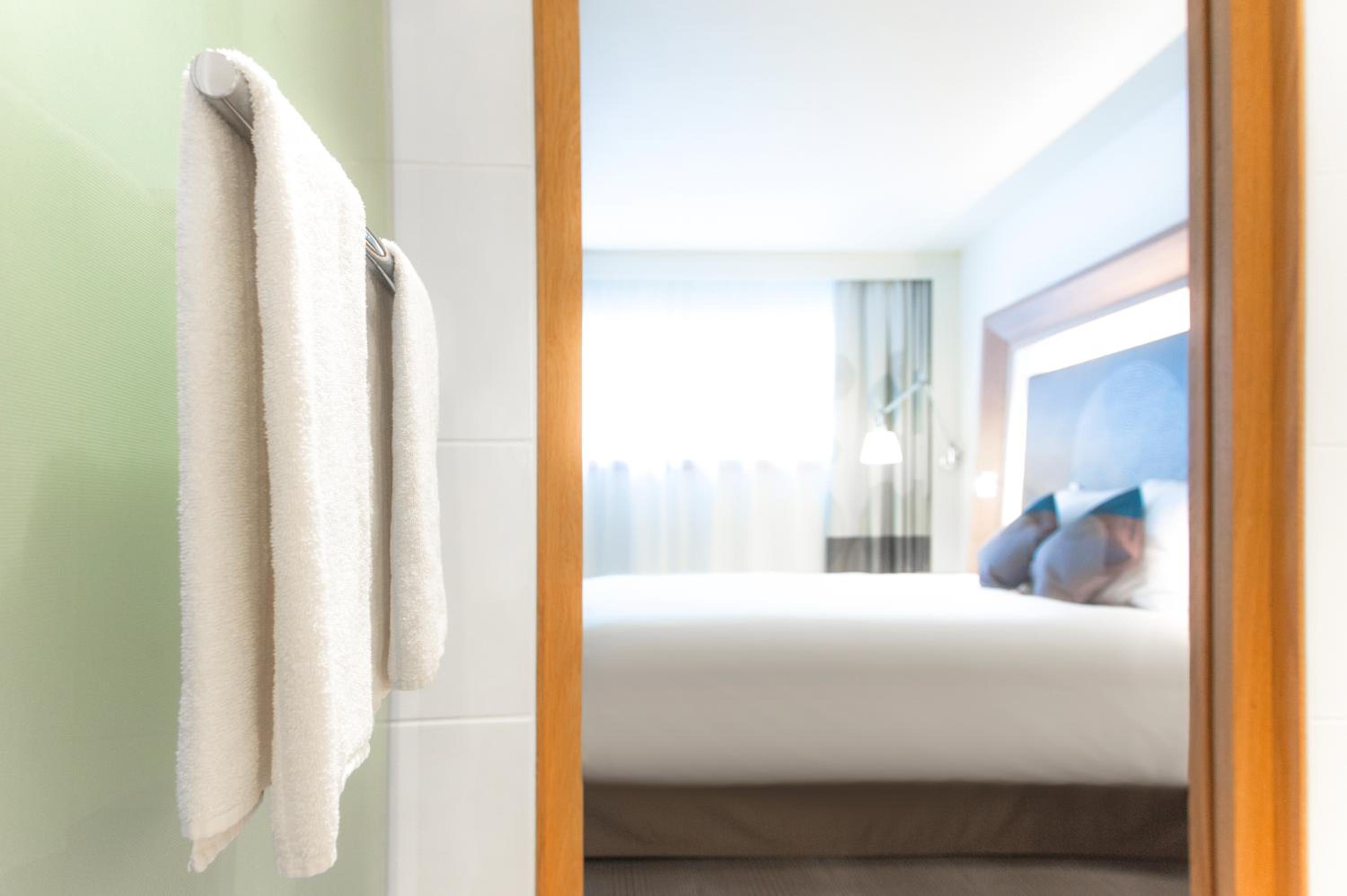 Executive Room with One Double Bed - Photo 10