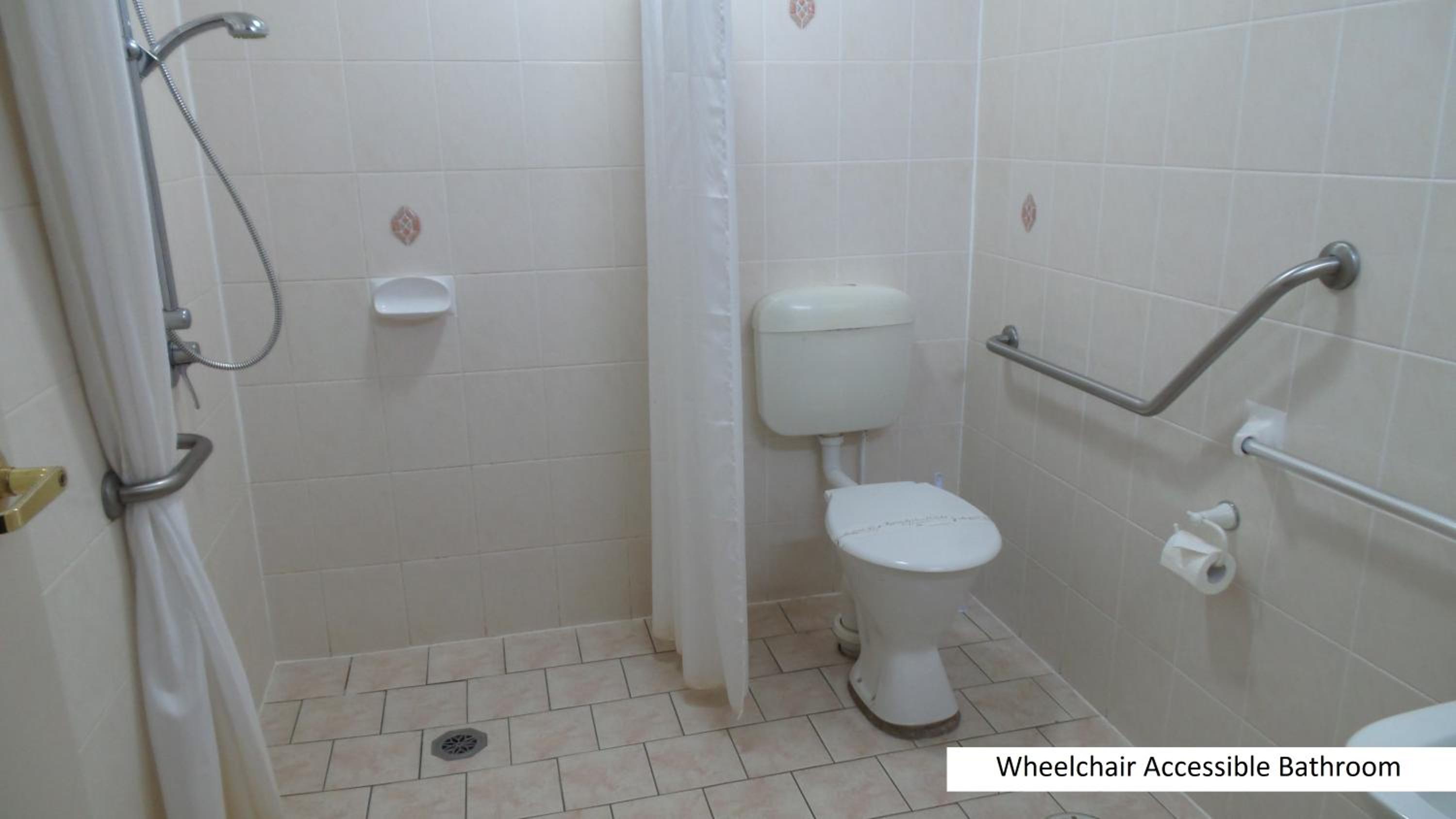 Twin Room - Disability Access photo 2