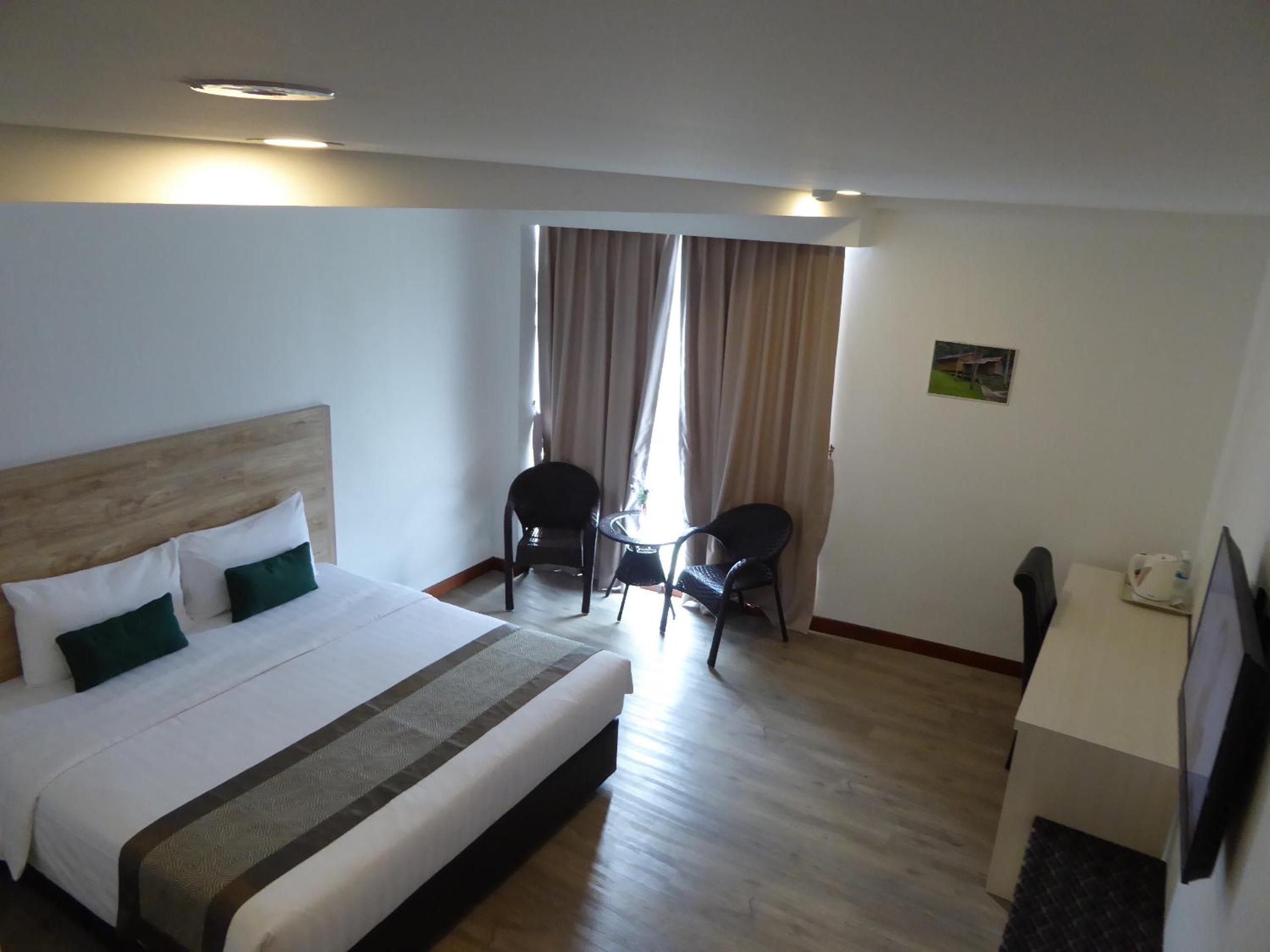 Deluxe King Room photo 1