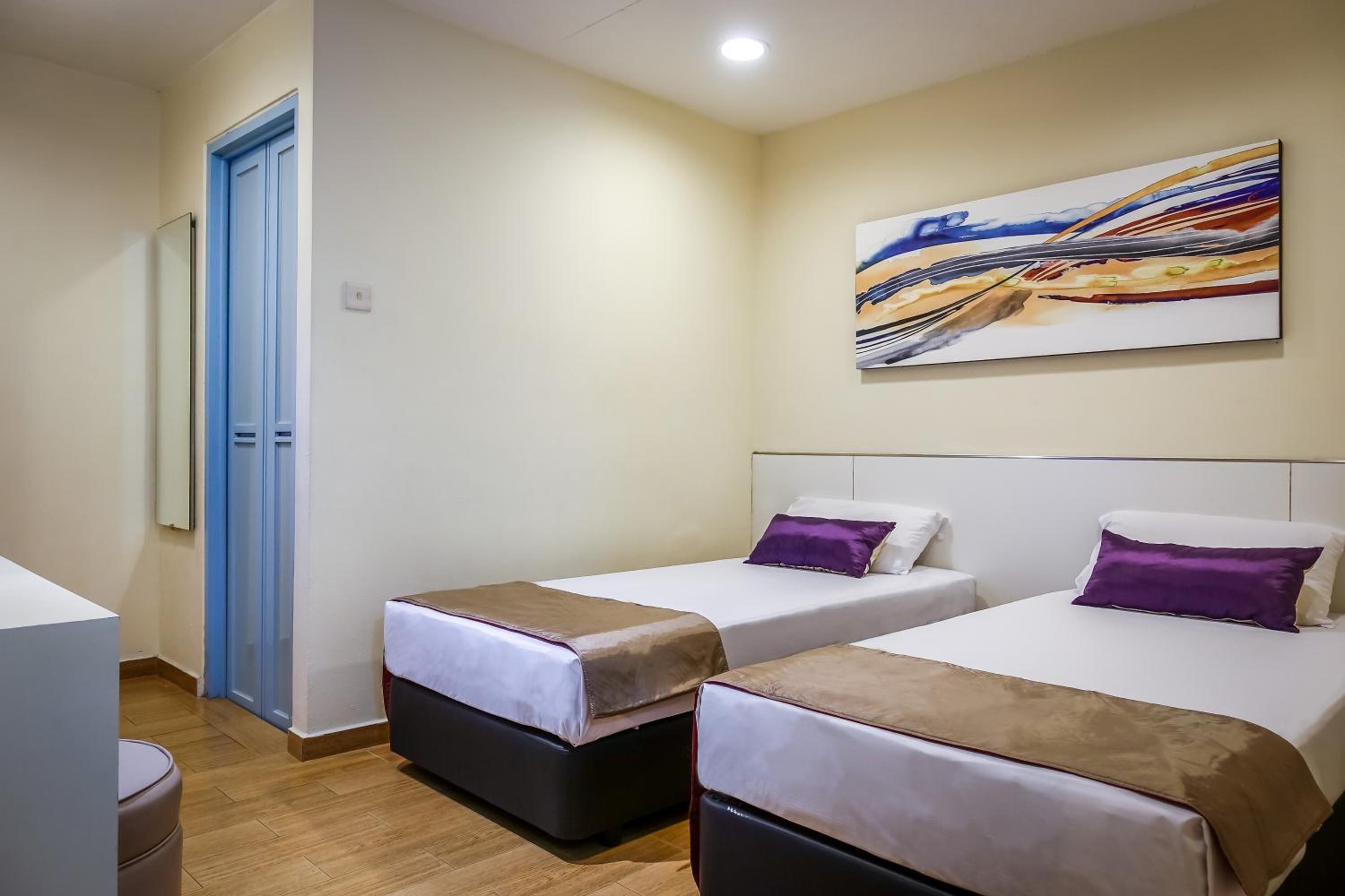 Standard Twin Room photo 2