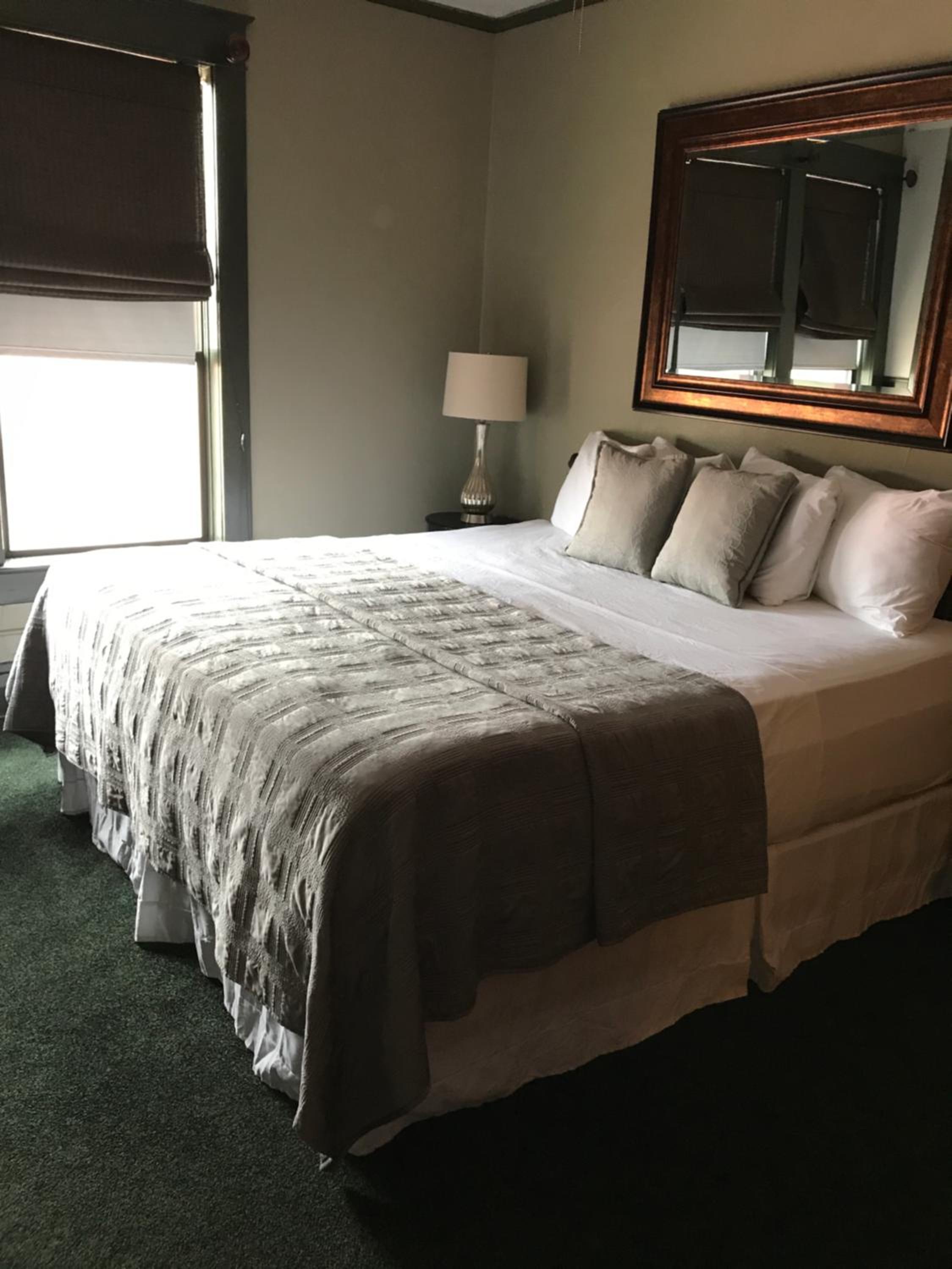 Deluxe King Room